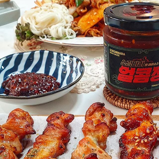 여수맛집 먹쑤니 on Instagram: "#제품제공#소림마라얼콤장#마라소스 마라 좋아하시는분!?🙋‍♀️ 소림 마라장을 닭꼬치에 발라먹었는데 #매콤 해서 느끼함도 잡아주고 맛있네요! 마라향이