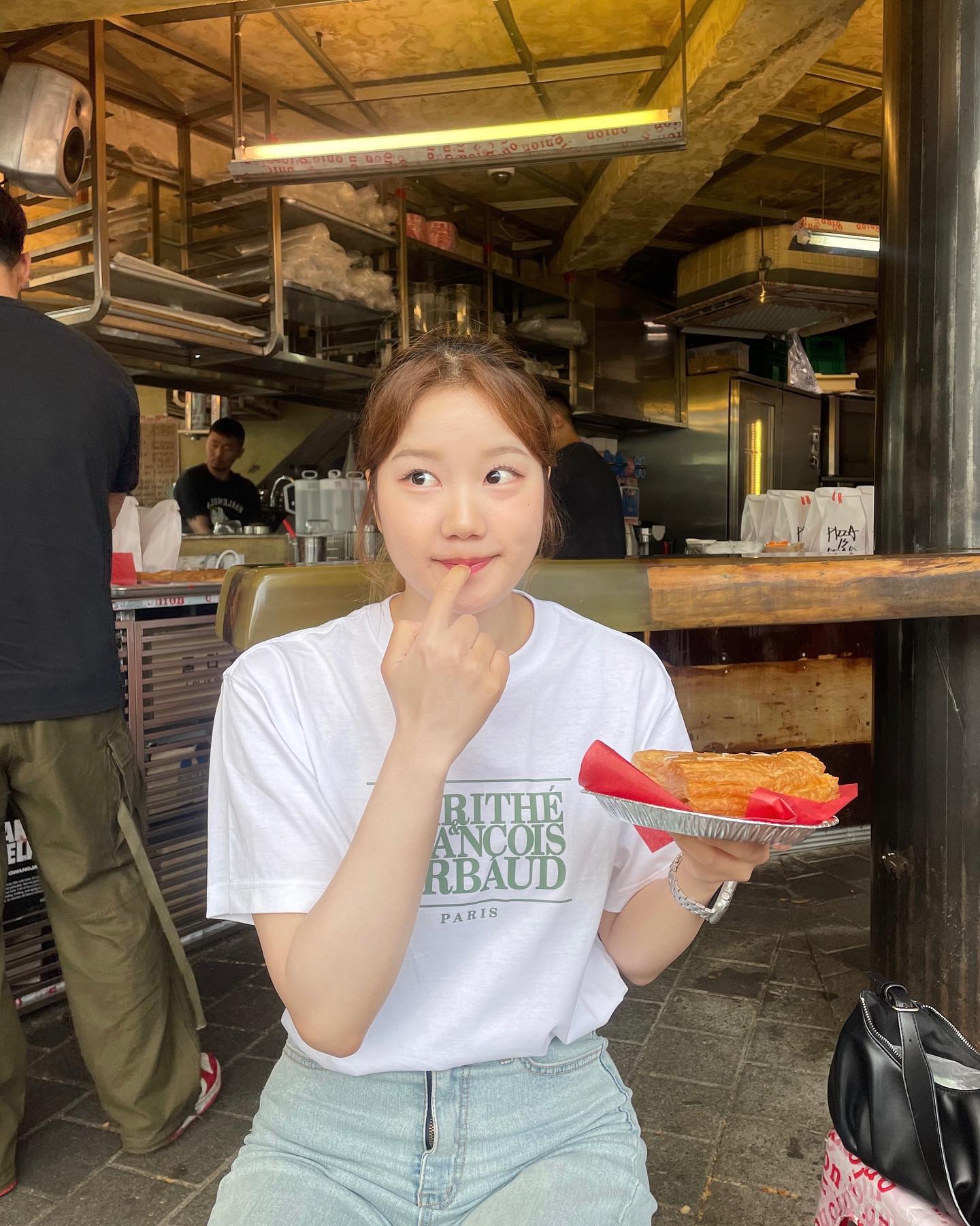 핫플은 이런 의자 맞죠?