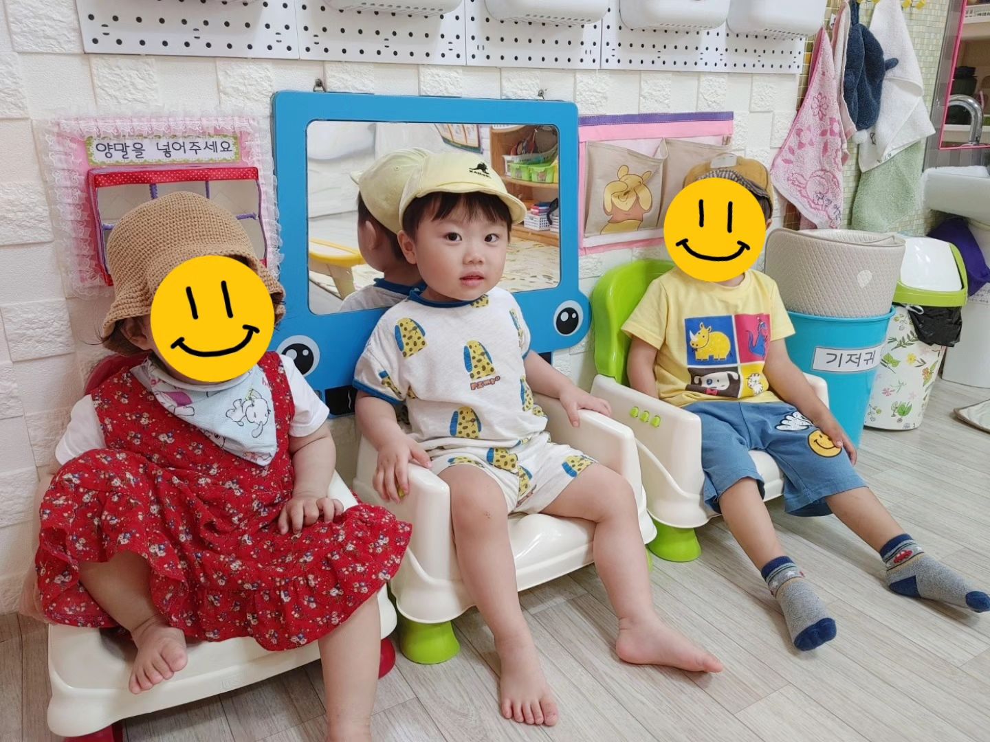 우리아들 머리크기 1등이군아? ˃̣̣̣̣̣̣︿˂̣̣̣̣̣̣

#우리집어르신 𐨛 𐨛 #어린이집생활사진 #24개월아기
#소띠아들 #🐮 #청개구리아들