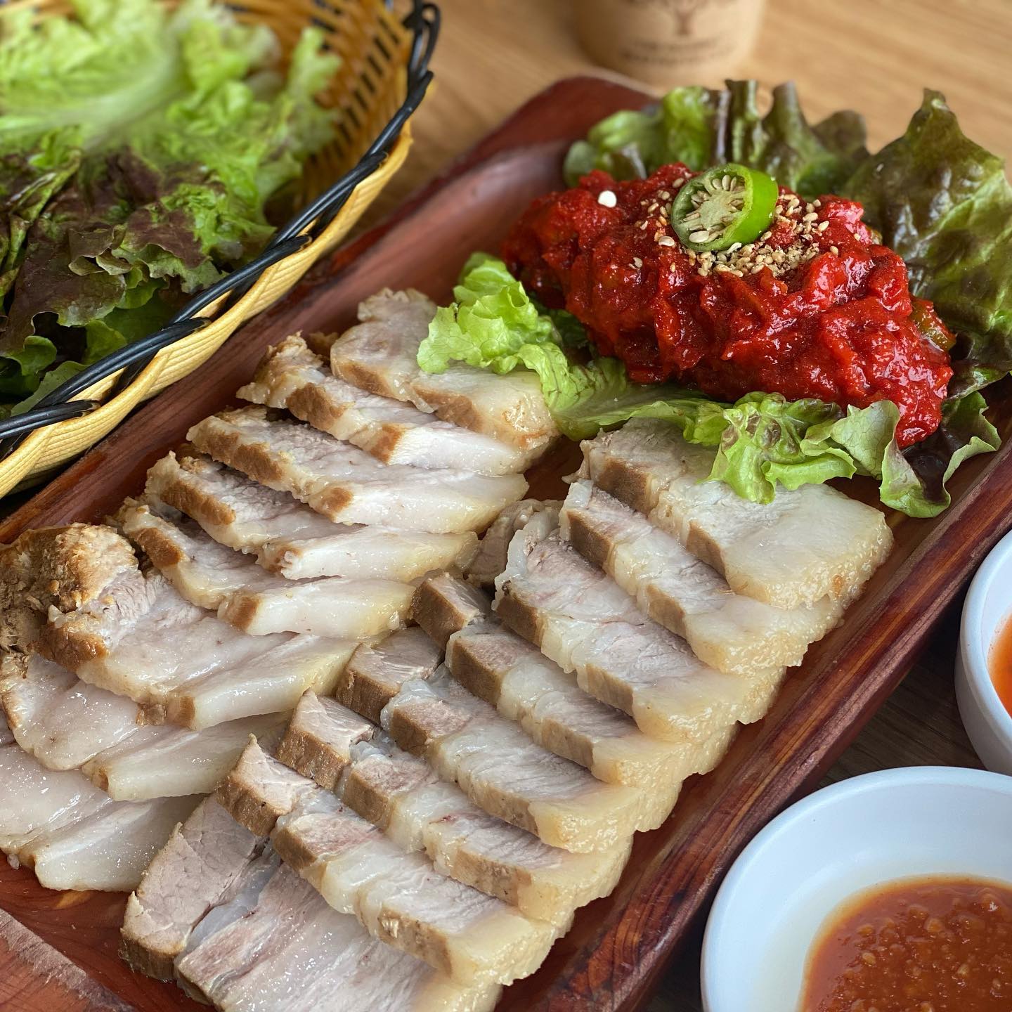 ☀️동해막국수☀️

을왕리, 영종도 근처 맛집!

명태식해막국수와 수육, 메밀전 조합이 환상적인 곳 !

줄 서서 먹는 내 최애맛집💓

#동해막국수 #동해막국수영종도 #영종도맛집 #을왕리맛집 #을왕리해수욕장맛집 #줄서서먹는집