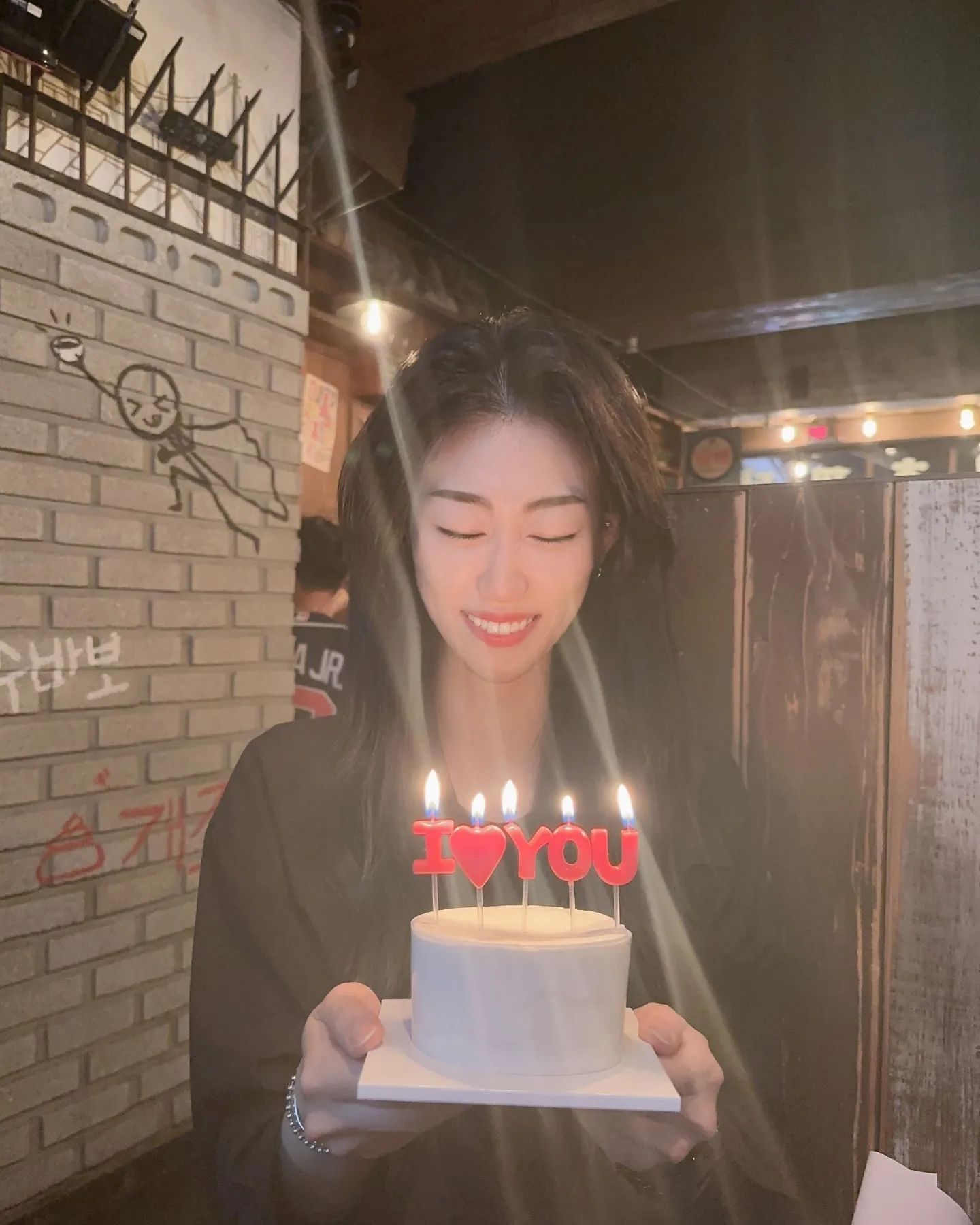 🥳🎉

#생일 #끝날때까지끝난게아니다 #고마워 #사진작가님들 #미소 #건치 #웃어라 #케이크