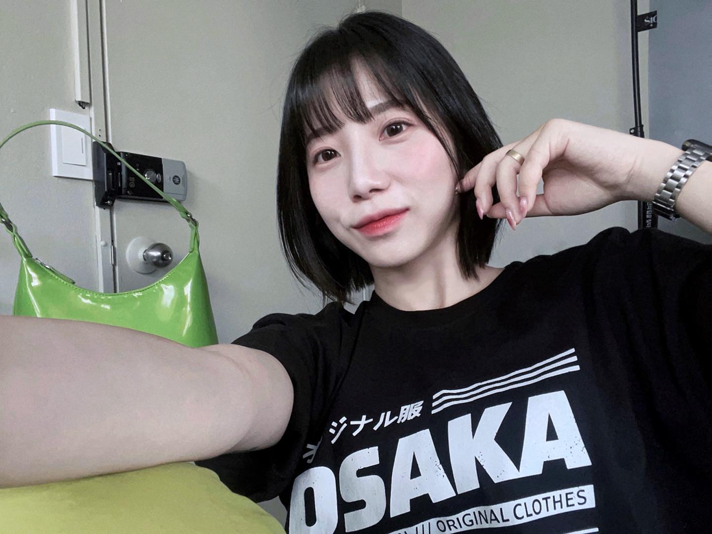 나는 늘 자꾸 같은 실수를 반복하G

내자 자른 앞머리 :-)
나는야 기가막히는 가위손

#selfie