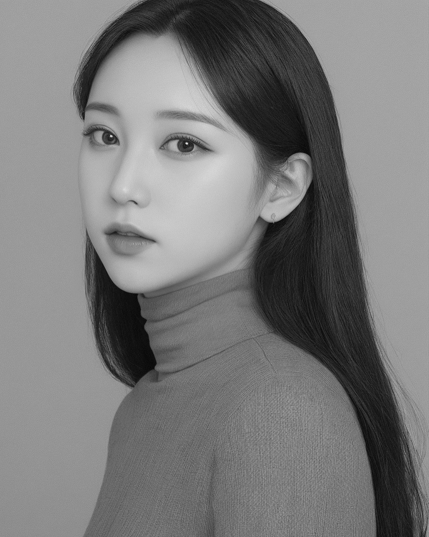광야의 나비스 아영이🤖 예쁘거나 닮은거 위주로 골라봤는디ㅋㅋㅋ 뭐가 제일 닮거나 예쁜가요? 1 2 3 4 5 6 7 중 원픽을 골라주세요!!!! 제픽은 1번이 젤 예쁘면서 꽤 닮은거같구여 3번 7번은 제 고양이상이 더 극화된 느낌이구!! 4번은 볼이 빵빵한게 좀 닮은거같구 2번도 좀 닮았는데 단발이라 신기하구요 5 6번은 이아영 한꼬집 얹은 그냥 예쁜 사람 같아요..ㅋㅋㅋ
#스노우ai #광야 #프로필사진 #모델 #하고싶다