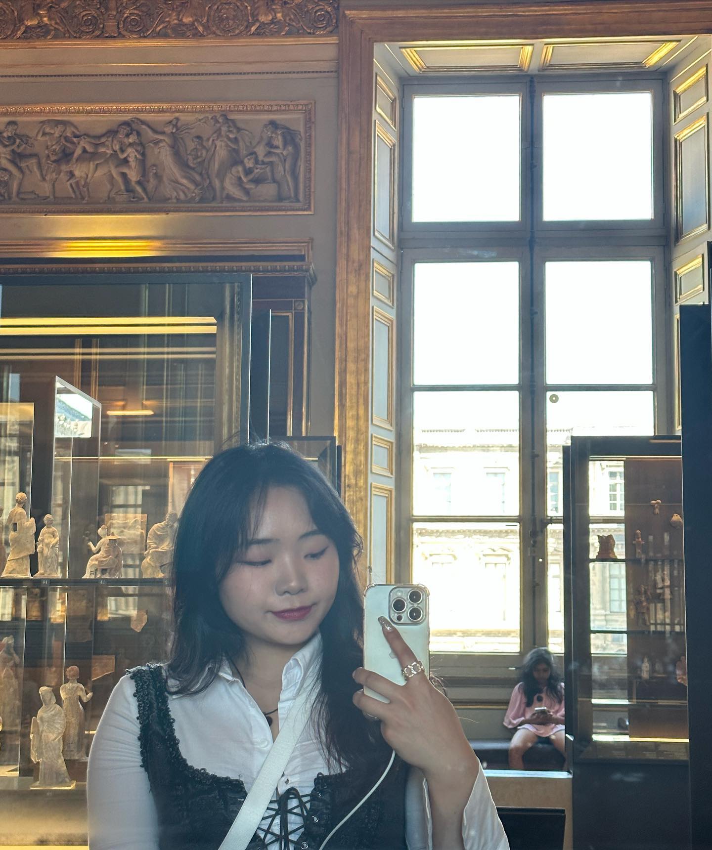 대충 얼렁뚱땅 사진첩 with my favorite necklace

.
.
. 
#🇫🇷 #france #paris #trip