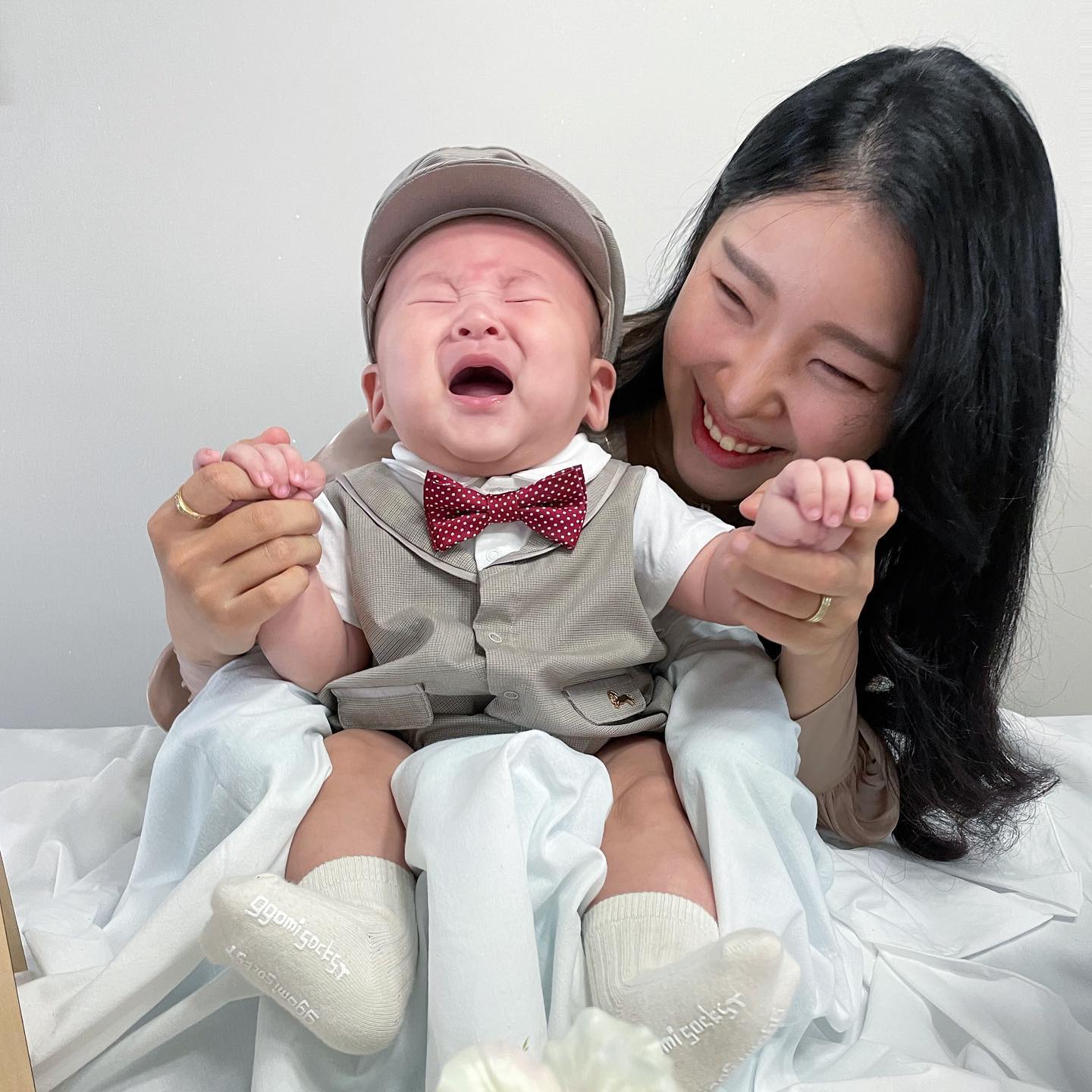 왁자지껄 백일 넘긴 백일잔치🤭
-
아침부터 떡 픽업가랴 집 청소하랴 백일상 세팅하랴 숨 넘어갔지만…..힘든만큼 추억 잘 쌓았다👻
-
백일까지 무사히 크느라 고생했어 울 회장님🧡
#체력끝 #두번다시안함 #돌잔치남음