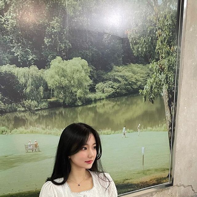 주 현 on Instagram: "#광고 @kcosland_kr 나와 우리, 환경과 동물 그리고 공동체를 생각하는 비건 뷰티 플랫폼에 다녀 왔어요🌿 지하 1층에서 비건 카페,지상 1층에는 비건 뷰티 브랜드 제품