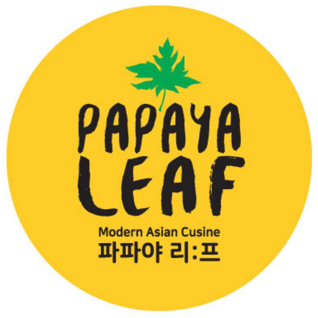 🌴
강남에서 동남아 여행한 썰 푼다
파파야 리:프 가보자잇 💫

1. 맛
호불호가 있는 똠양꿍은 입문자도 완탕하기 만드는 맛
(첫 두입까지는 요상한 맛에 생각이 많아지지만 결국에는 완탕 쌉가능)
바질 돼지 덮밥과 새우 크류켓은 그냥 댕존맛 🤤 

2. 양
돼식가 둘이 밥과 면 그리고 사이드 1개에 배부름을 느낀다
일반인 두명이라면 메인요리와 밥 또는 면 하나가 적당하다

3. 가격
한끼 식사로 가격대가 좀 있지만 맛과 양을 생각한다면 오늘 하루 플렉스는 사치가 아니라 필수😎

4. 서비스
서버분들의 서비스에 기분이 좋아진다
말하지 않아도 필요힌것을 챙겨주는 센스 🫶

5. 한줄평
비행기표 살 돈은 없고 동남아 여행을 하고싶다면 여기다!

📍 서울 강남구 강남대로102길 29 번지 2층
⏰11:20-22:00 (LO. 21:00)

#먹스타그램 #강남역맛집 #똠양꿍맛집 #동남아음식