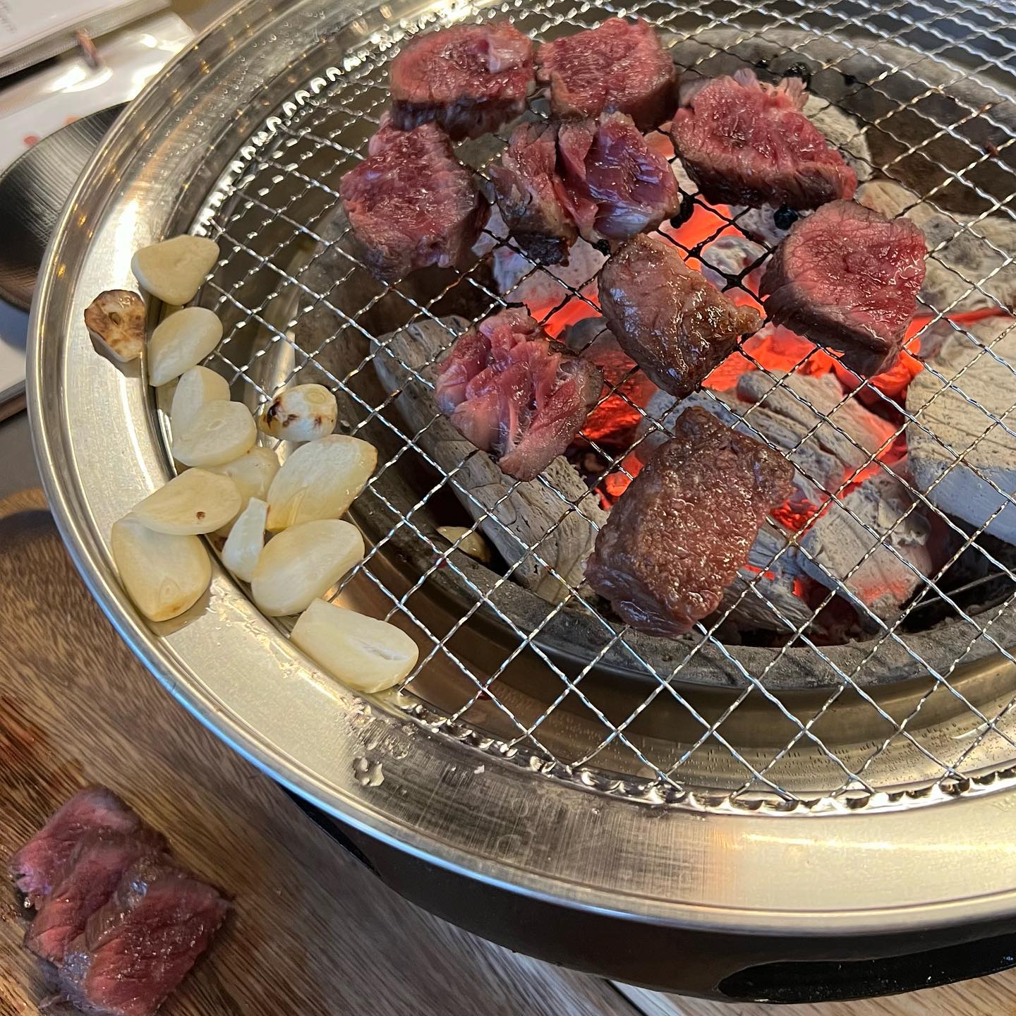 청주 우대갈비하면 육화담길 명암타워점 
육즙이 꽉 차서 더욱 부드러웠네요~
단체석, 놀이방도 있어서 #청주회식 #청주모임 장소로 강추드려요!

#청주맛집 #육화담길명암타워점