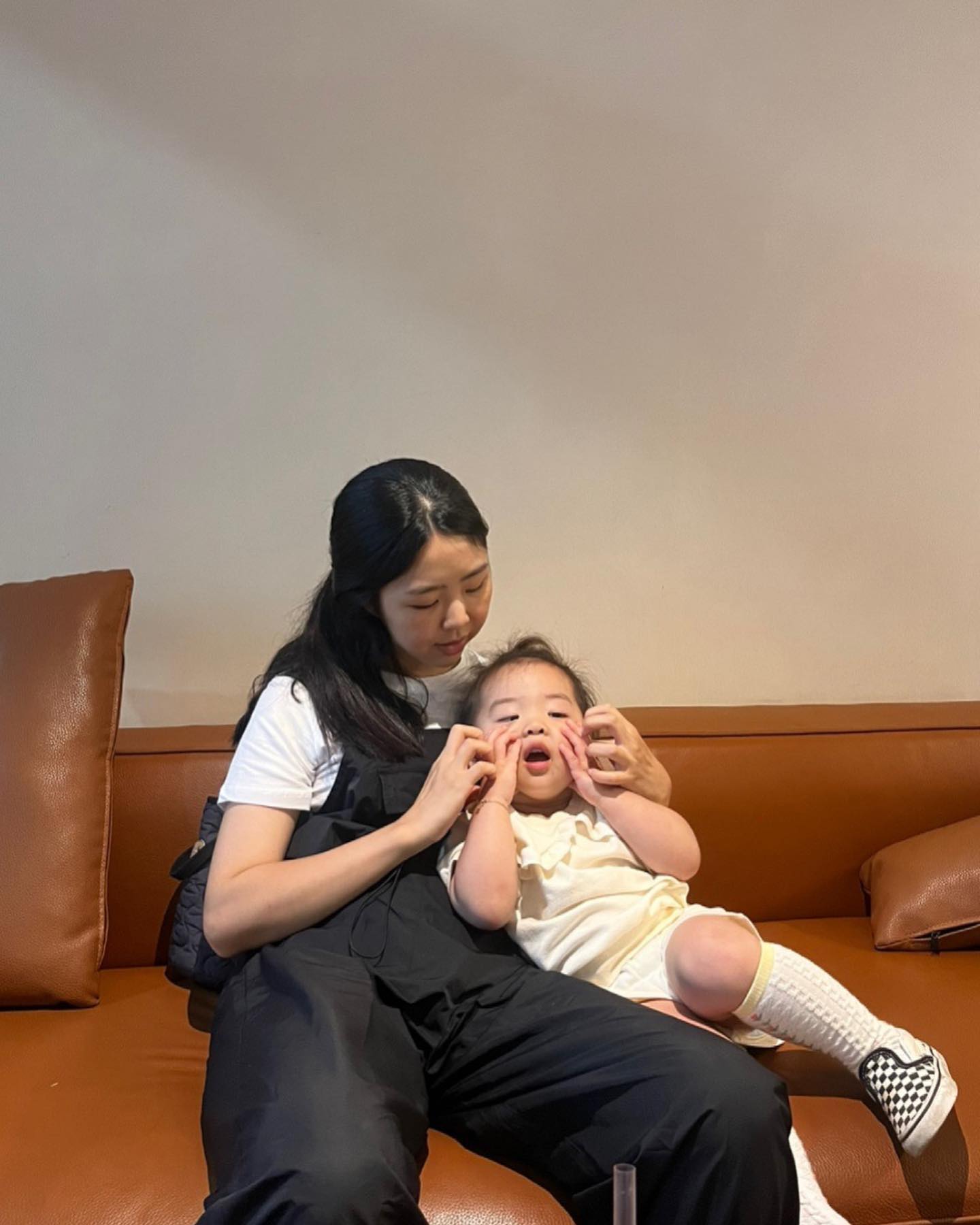 .
평일엔 두찌와, 주말엔 첫찌와 온전한 둘 시간 보내긔 ♡
