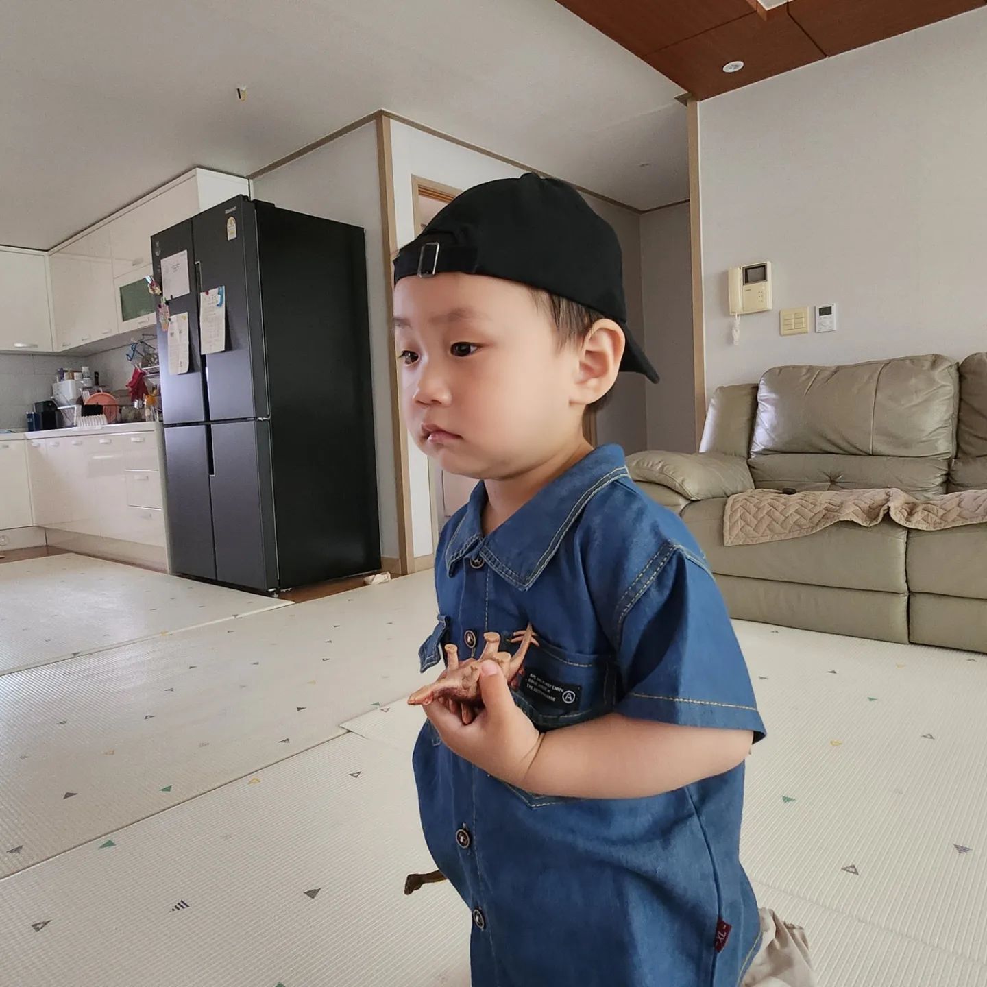 aranmami4039 

피드 몰아올리기 시~~~작! 

요즘 아들 깔맞춤 옷 입히기에 빠진 엄마😅 
너무 귀여운 시기♡  너무 예쁜 시기♡ 

#아들맘 #아들키우는재미가쏠쏠 #아들패션 
#도치맘  #육아소통 #f4f