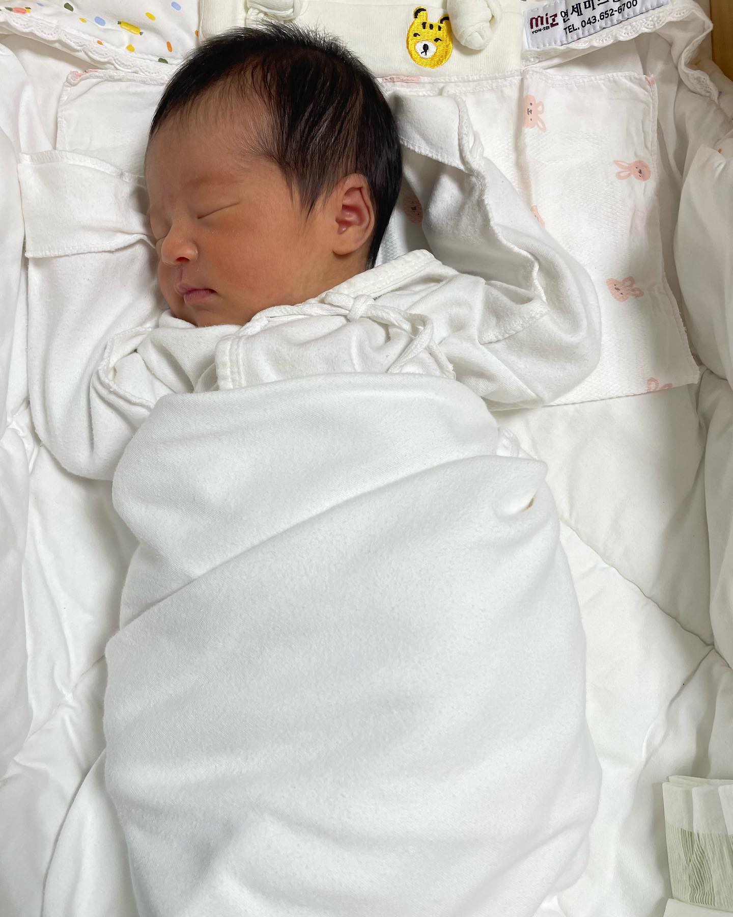 만세하면서 자는 효서❤️