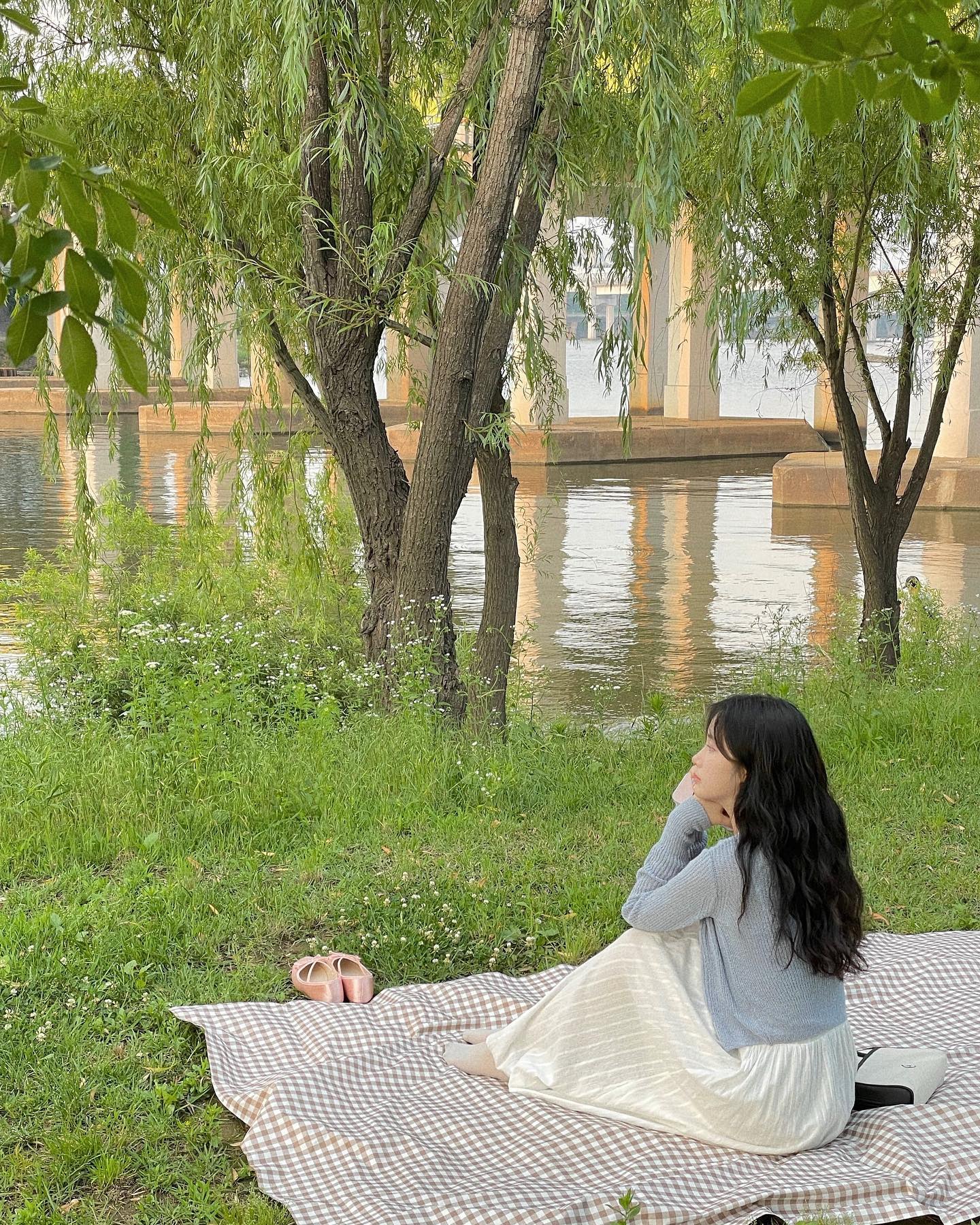 싱그러운 6월
가만히 앉아서 물멍만 해도 기분 좋은 곳🌳
⠀ 
⠀ 
𓂃𓂃𓂃𓂃𓂃𓂃𓊝𓄹𓄺𓂃𓂃𓂃𓂃𓂃 𓆝𓆟𓆜𓆞𓆡𓆝𓆟𓆜𓆞𓆡𓆝𓆟 𓆟𓆜𓆞𓆡𓆝𓆟𓆜𓆞𓆡𓆝𓆟𓆜 𓆞𓆡𓆝𓆟𓆜𓆞𓆡𓆝𓆟𓆜𓆞𓆡
⠀ 
⠀