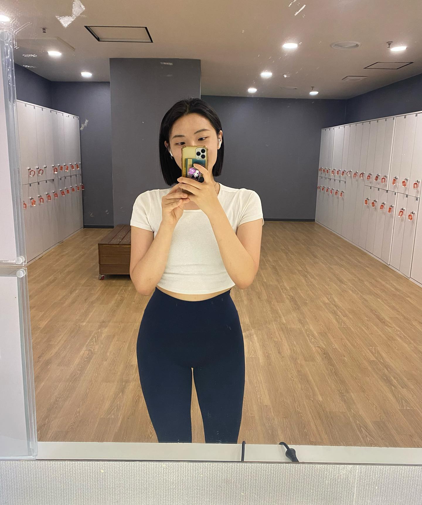 아주 오랜만에 #오운완 

잠시 현생에서 여유가 생겨
돌아왔답니다,,!
다시 꾸준히 운동갈기고
잘먹고 살아보겠습니다

오늘도 고생하셨어요🫶🏻