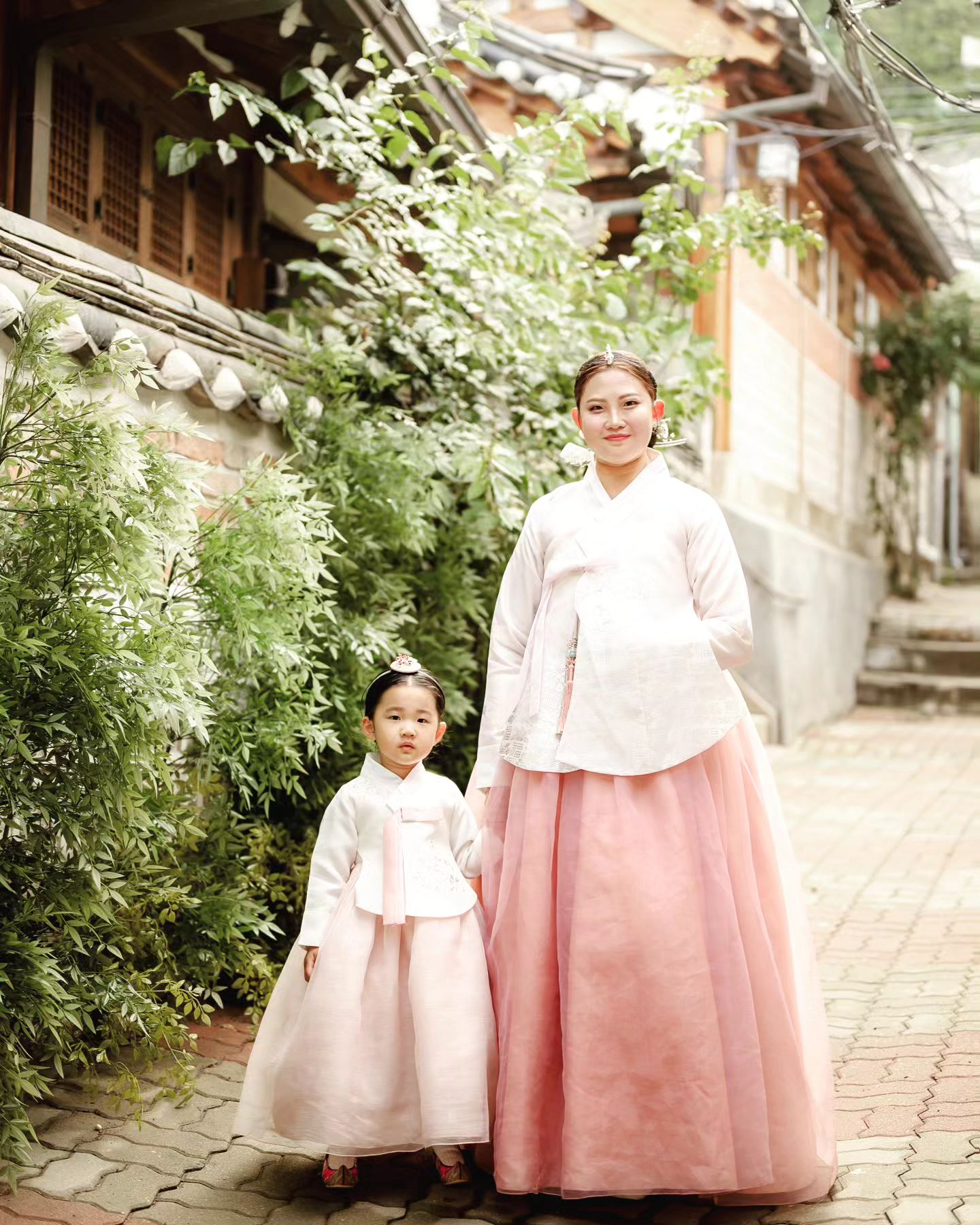 촬영작가님께서 서비스로 찍어주신 모녀샷❤️

감사합니다🙏❤️

#예담헌 #본점 #최고 #돌사진 #돐 #마음에들어