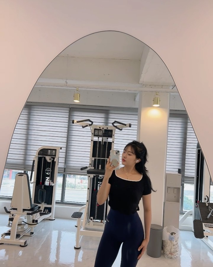 #gym408 헬스장 취업 한거아님ㅠ 핸드폰 거치대 설치해주셔서 유산소 할때 해버려 🩵