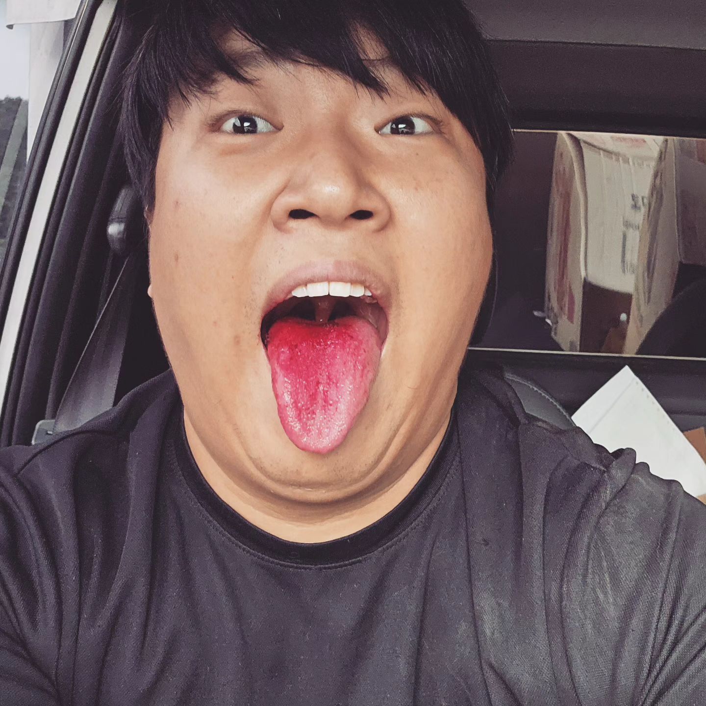피가 철철나는 혀..
가 아니라 비트먹었어요