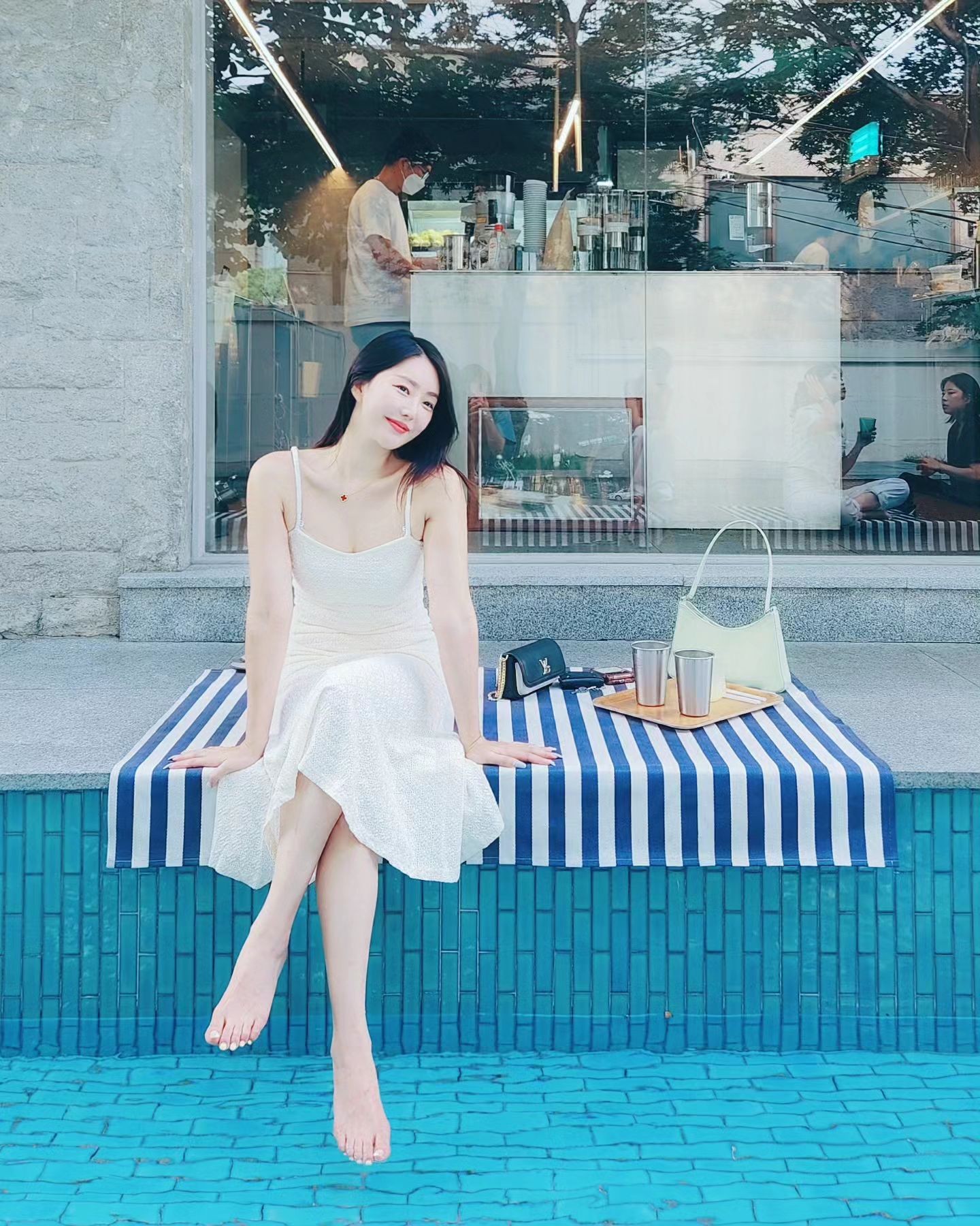 -
신나썽🎶☺️

#날씨너무좋지 #여름날씨딱이정도만 #활짝웃는사진 #처음인듯 #자연스럽고좋다 #이태원나들이👣