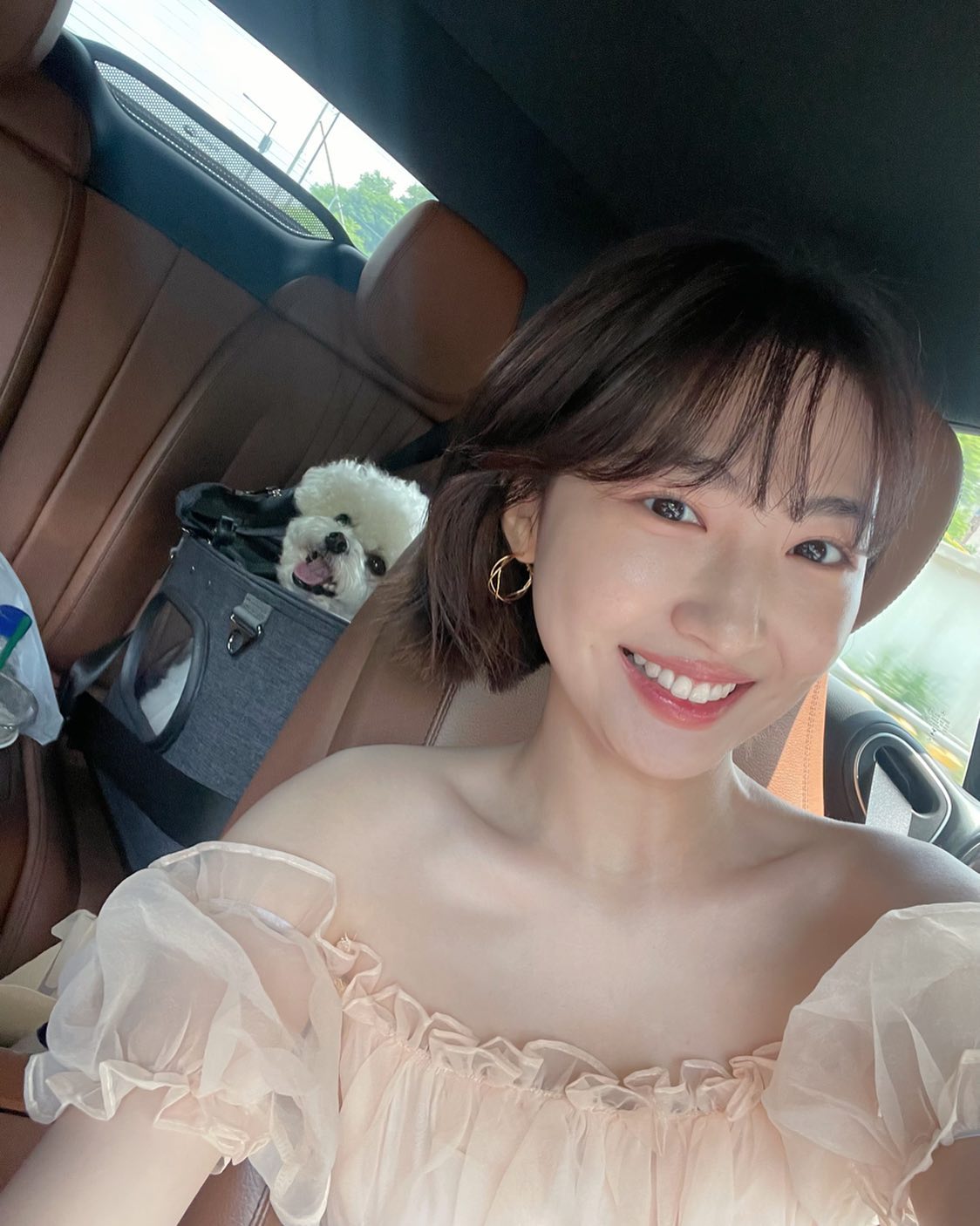 안녕! 나 기다렸니?😆💖
오랜만에 근황올리는데 나 좀 반겨줘!!ㅎㅎㅎ
#단발 #단발펌 #단발레이어드컷 #단발스타일