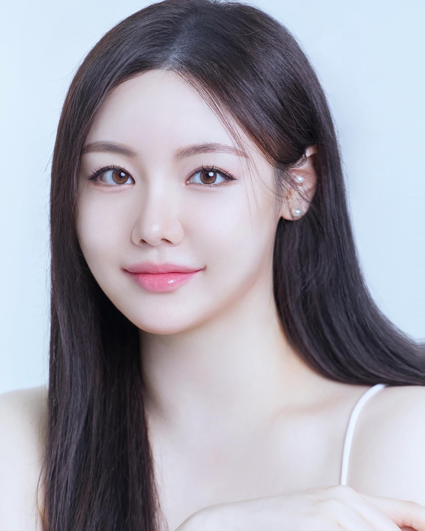 #프로필사진 #뷰티촬영 

나름 뷰티컨셉📸💄💋
요즘 꽂힌 생머리✨ ⠀
⠀
⠀
⠀
⠀
⠀
⠀