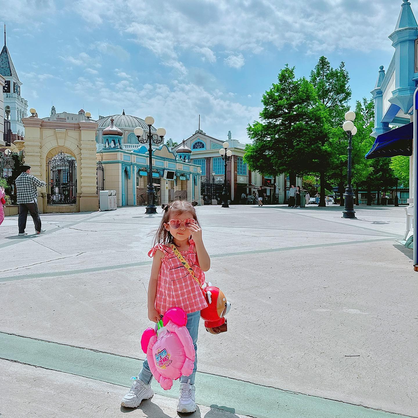 환장의나라 에버랜드 🎢🎡💟💕
⠀⠀⠀⠀⠀⠀⠀⠀⠀⠀
오랜만에 갔었는데 눈치게임 실패했던 날 
사람 엄청 많았고 사파리도 갈 수 없었지ㅠ
#푸바오 보고 싶었는데 대기시간 2시간?🐼
⠀⠀⠀⠀⠀⠀⠀⠀⠀⠀ 
#에버랜드 #everland #themepark