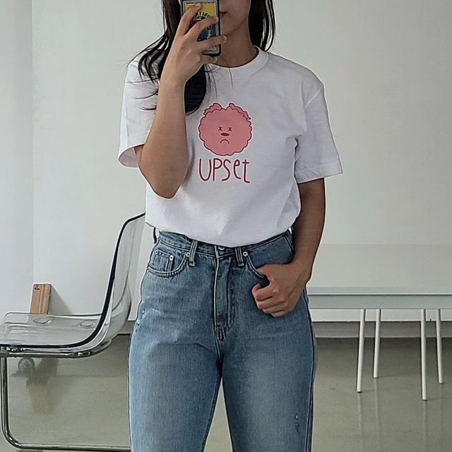 순덕이 on Instagram: "#광고 . . . 데일리로 입기 편한 @9rayday_ 에 upset 티셔츠 👕 . 두번째 사진처럼 찍으면 나도 키 170처럼 나오지롱 😝 . 귀염뽀짝한 캐릭터가 포인트 💘 . 구매처 : https://marpple