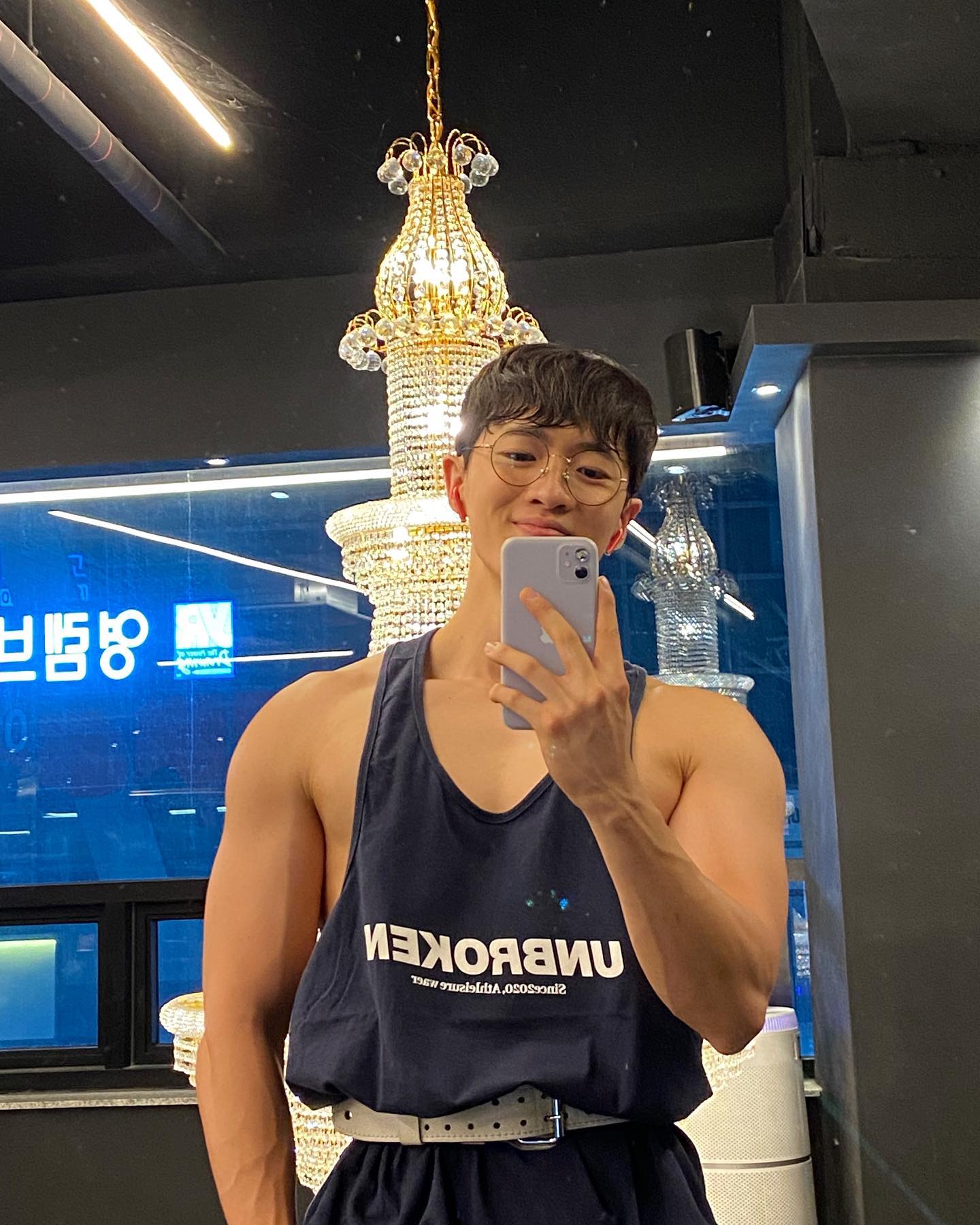 #오운완
2023.07.06

📌근손실 복구 프로젝트 D+83
📌등

단발머리까지 길러보고 싶었지만 못참고 싹-뚝
깐머에서 다시 덮머로 돌아왔습니다🙄

인태기는 씨게 왔지만 운동은 나름 열심히 하는 중

#운동소통 #운동선팔 #운동맞팔 #운동하는남자 #운동하는직장인 #협찬문의 #제품문의 #모델문의 #운동복코디 #짐웨어 #운동하는여자 #일상 #몸매 #fitness #workout #fitnessmodel #gym #fitnessmotivation