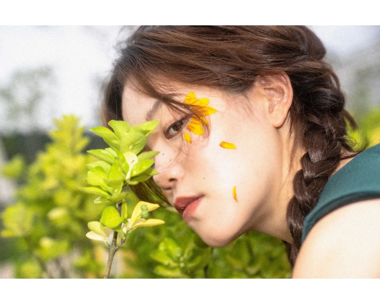 2020.08.14. 어디로 가고 싶은지 모른다면 어느 길로 가든 상관없어

Model 6oc.suzan
Hair&Makeup hee.j_photograph
Photo ni_kkel_