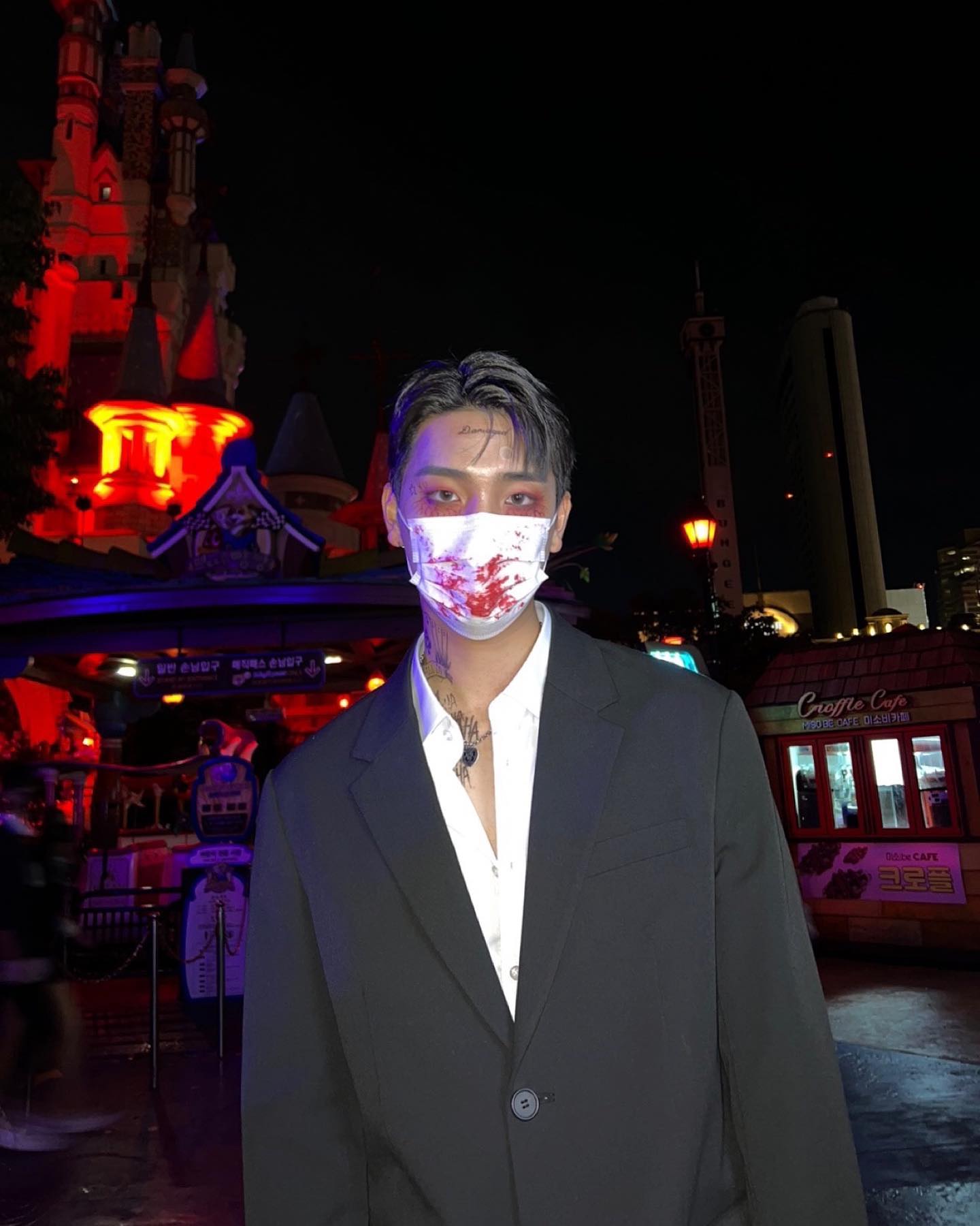 오랜만에 작년 할로윈 사진 보니까 그리운 얼굴들이 많네
아무 생각없이 같이 놀 때가 좋았는데 
보고싶다 다들

모두 행복했으면 좋겠다.
