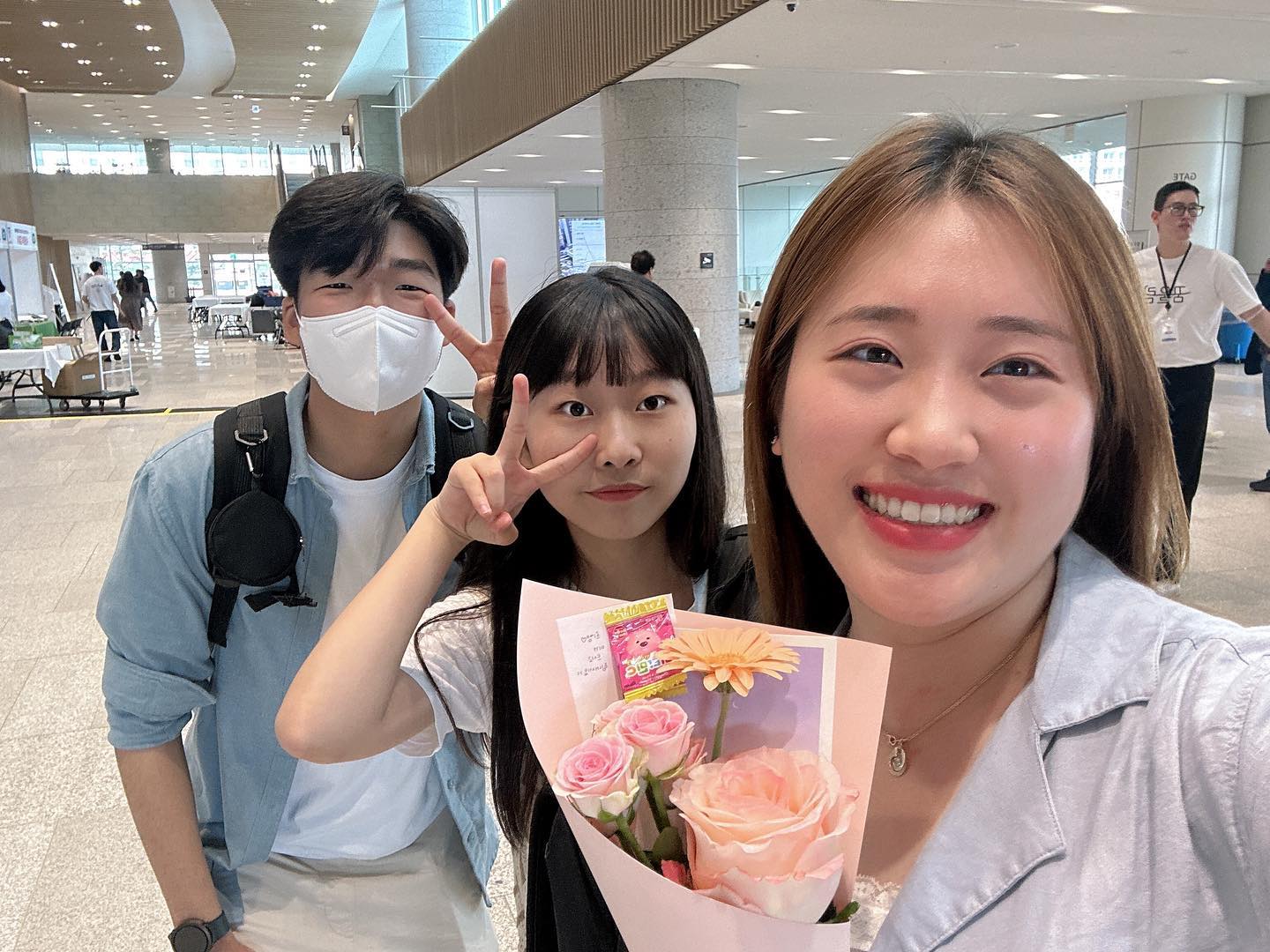 🌷
많이 늦게 자랑하지만 
스승의 날 때 참이들에게 받은 소중한 기억🫶🏻