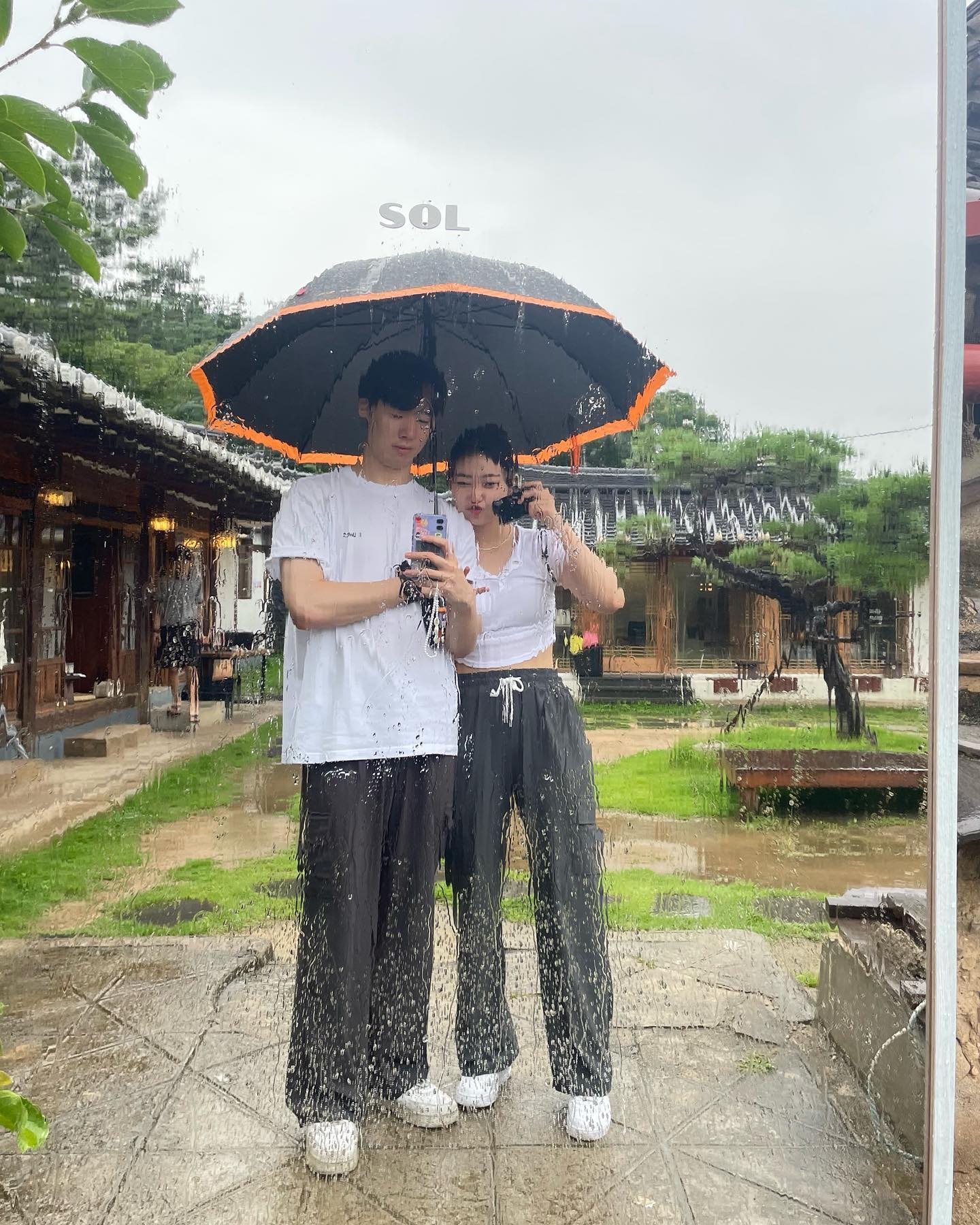 메롱⛈️