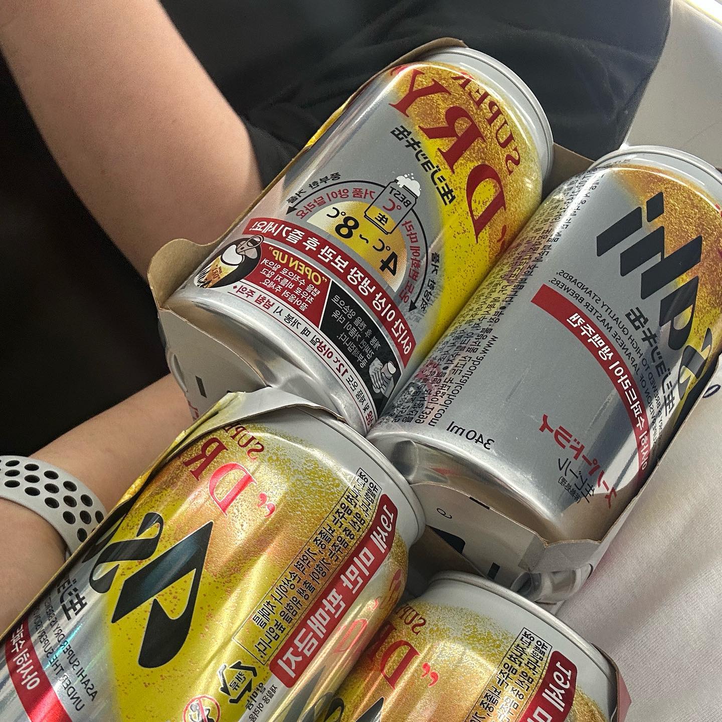 드디어 나도 사봤다!!!!!!
.
.
#아사히생맥주 #아사히생맥주캔 #아사히생캔 #아사히생드라이 #먹방 #먹팔 #먹스타맞팔 #드디어오픈 #드디어먹는다 #생각보다별로 #생각보다별루 #먹스타스램 #예지일기 #예지스타그램 #예지일상 #예딩딩 #끝