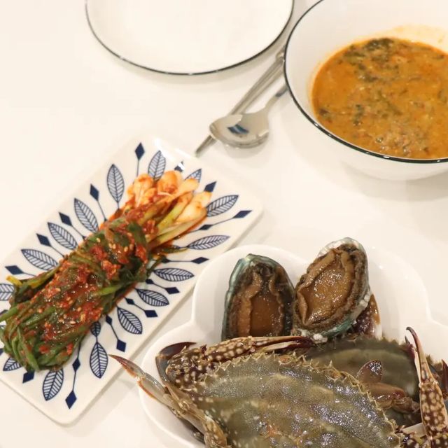 비인♥ on Instagram: "#광고 부쩍 더워진 요즘 순천 맛집이라는 도원경 매장에서 보내주신 도원경식품의 밥도둑 3종 세트 맛보았어요😍 제가 먹었던 메뉴는 짱뚱어탕, 꽃게간장게장, 파김치까