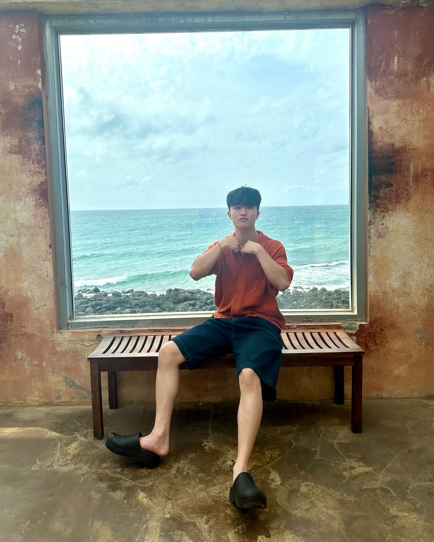제주도 오션뷰 카페
#레이지펌프 #레이지펌프카페 
.
.
.
.
.
#에스피오나지  #휴향지룩