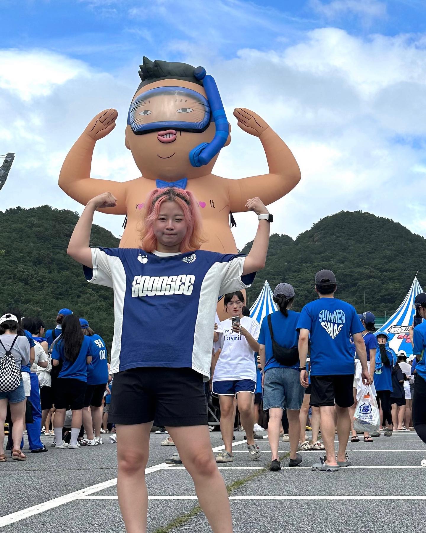 비 오는 흠뻑쇼
올해도 물태웠다 💙

#흠뻑쇼 #ㅅㄱㄹㅇㄷ