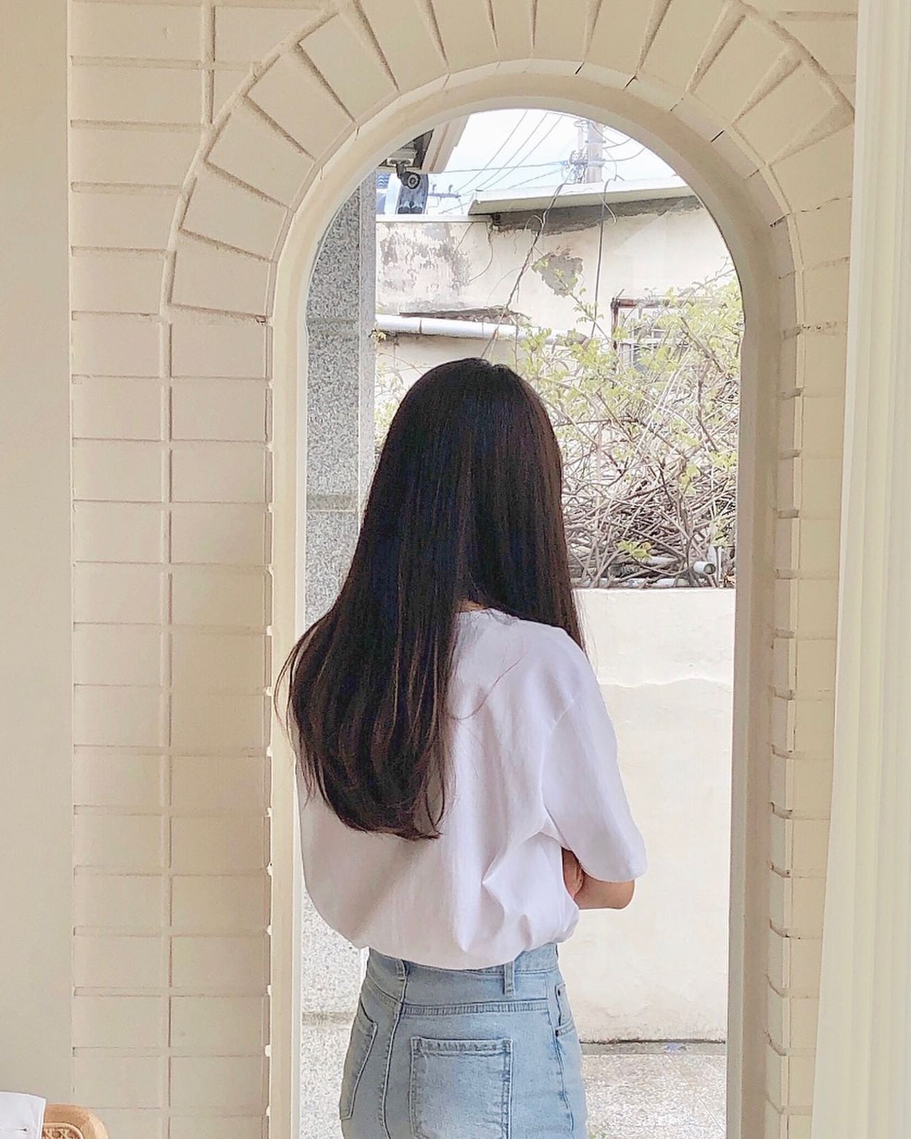 #협찬 nuash_official 
 ⠀⠀⠀⠀⠀⠀⠀⠀⠀⠀⠀⠀⠀⠀⠀⠀
두피와 모발을 위한 클리니컬 영양 솔루션 #누아쉬 의
샴푸부터 트리트먼트,앰플,에센스까지 모두 사용해봤어요 🧖🏻‍♀️🫧
 ⠀⠀⠀⠀⠀⠀⠀⠀⠀⠀⠀⠀⠀⠀⠀⠀
미용실에서 클리닉 받은 듯 집에서 간편하게 고효능 클리니컬 케어를 받은 느낌이랄까요! 잦은 펌으로 손상받은 모를 영양으로 가득 채워줘서 머릿결도 좋아지고 모발이 건강해진 느낌🤍
 ⠀⠀⠀⠀⠀⠀⠀⠀⠀⠀⠀⠀⠀⠀⠀⠀
두피가 예민한 편인데 누아쉬 제품들은 피부 저자극 테스트 완료 • EWG 그린 • 식약처 고시 알러지 유발 성분 제로 • 화해 주의 성분 제로 라는 점!
 ⠀⠀⠀⠀⠀⠀⠀⠀⠀⠀⠀⠀⠀⠀⠀⠀
무엇보다 문제를 개선해줄 수 있는 성분 중심으로 설계 및
함유량 or 성분수로 직관적으로 느껴질 수 있는 효능까지..
믿고 사용하는 #nuash 제품들 추천드려요 🫶🏻🛁
 ⠀⠀⠀⠀⠀⠀⠀⠀⠀⠀⠀⠀⠀⠀⠀⠀
#영양솔루션#클리니컬케어#머릿결