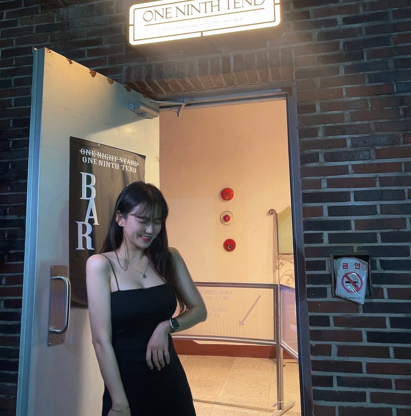 유교걸 반대말이 뭘까 개혁걸? 개화걸? 진보걸? 
암튼 그랬던 날 ◕̀ω◕́ ,, ,,, ,,,,,,,,
다신 이렇게 못 입겠어 북그러우ㅏ 

암튼 원나인스탠드바 드뎌 갔고 ! 
달비랑 인뚜도 오랜만에 보고 🥹
비타민으로 잘 골라서 나갔움 키키 🍋