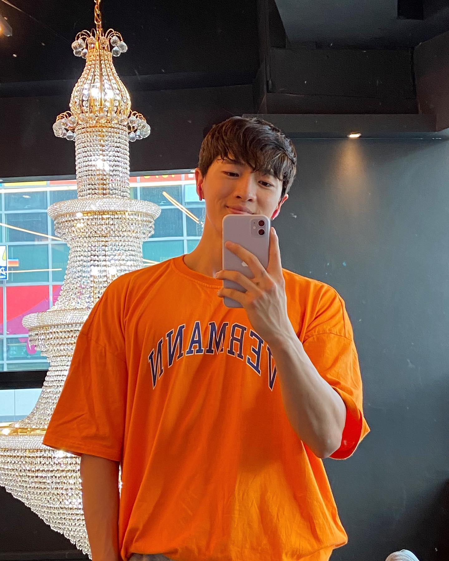 #오운완
2023.07.16

📌근손실 복구 프로젝트 D+95
📌하체

근손실 복구 프로젝트 100일되기 딱 5일 전..!
60-70일까지는 세상 열심히 했는데
다른 일들에 우선순위가 밀리면서 살짝 놓아버린 느낌🙄
빈도는 줄었지만 꾸준히는 하고 있는 중..

하고싶은 일이 생기면 거기에 꽂혀버려서리🙃

그래도 여름에 부끄럽지 않을 정도에
몸은 만들어진 느낌이라 
놀러가서 ‘찐’ 들 옆만 좀 피하면 괜찮을 것 같습니닿

다들 남은 주말 잘 보내시고
다음 주도 득근하는 한 주 되세요🤙🏻

#운동소통 #운동선팔 #운동맞팔 #운동하는남자 #운동하는직장인 #협찬문의 #제품문의 #모델문의 #운동복코디 #짐웨어 #운동하는여자 #일상 #몸매 #fitness #workout #fitnessmodel #gym #fitnessmotivation