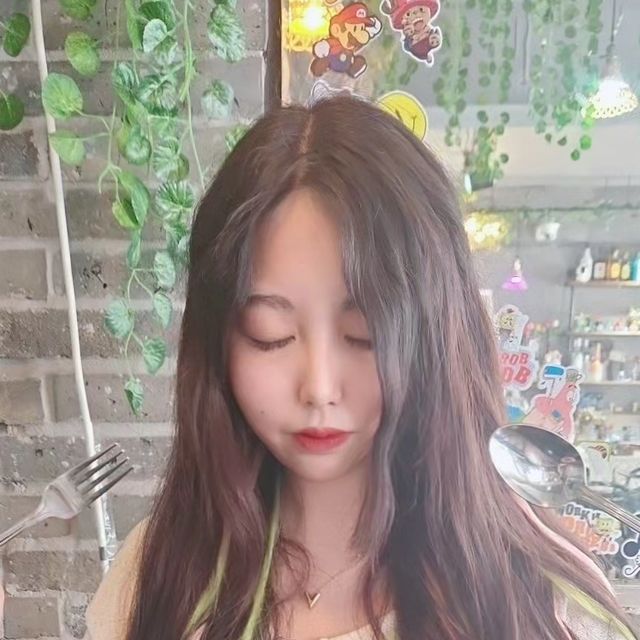🍼Babe🍼 on Instagram: "#광고 오늘 소개해드릴 제품은 마른파이브의 날마다 모달 코튼 캡애장 크롭 끈 조절 나시 에요! 일단 어깨끈 조절이 가능하고 기장이 길지 않고 크롭으로 나온 제품이