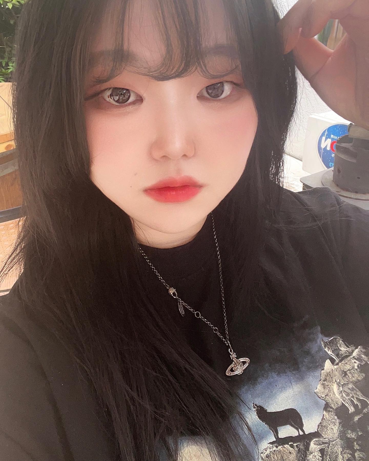 검정색 머리 나쁘지않을지도?
긍데 점점 물이 빠지고 이써효..
헬프...(＾་།＾)💦