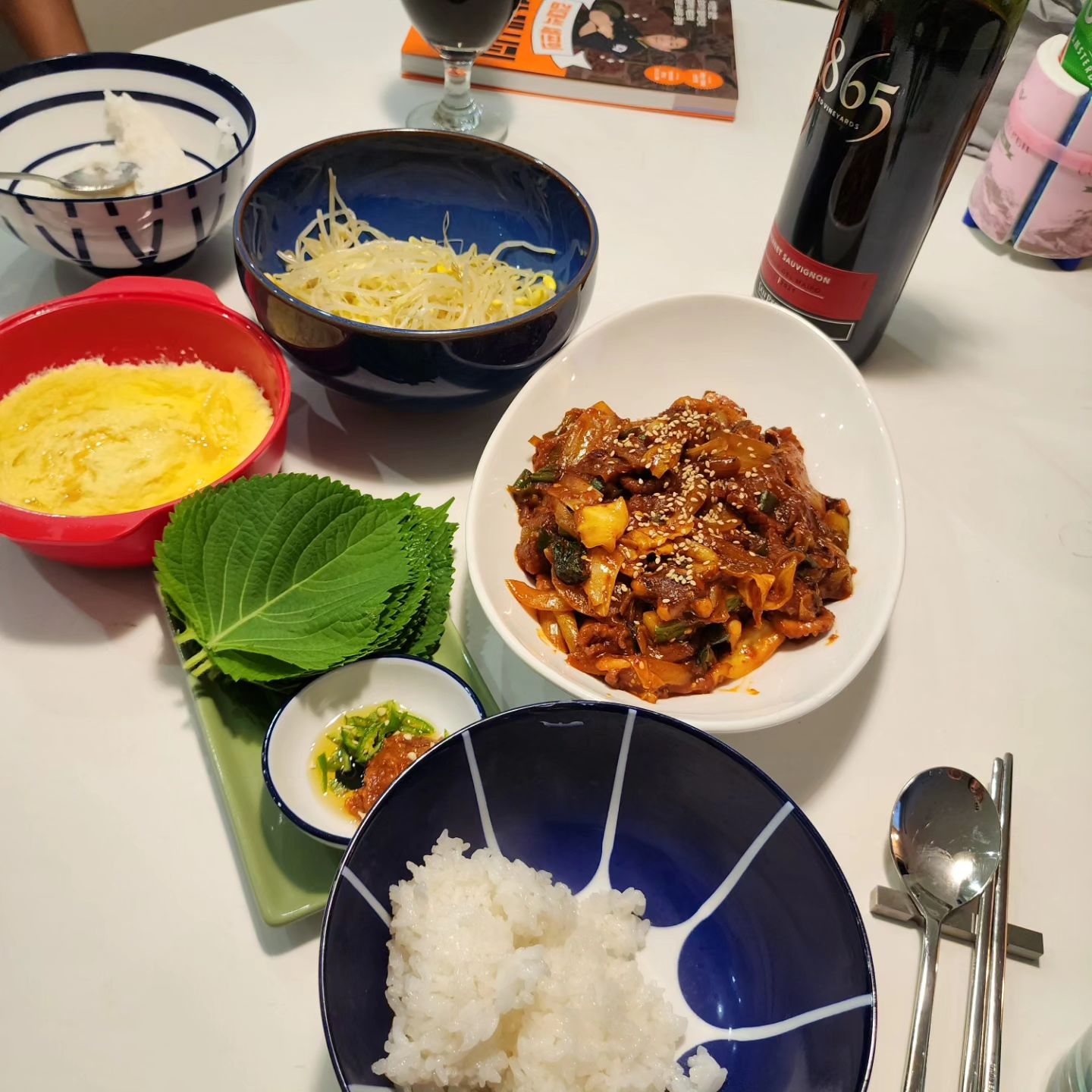 주말에 여보가 쭈꾸미볶음 ♡
원래도 집에서 밥해주는 스윗남이긴한데
요즘 김대석 쉐프님의 유투브를 보며 집밥하는 재미에 빠졌다 
쉐프님 감사합니다
#집밥 #김대석쉐프 #쭈꾸미 #여보사랑♡