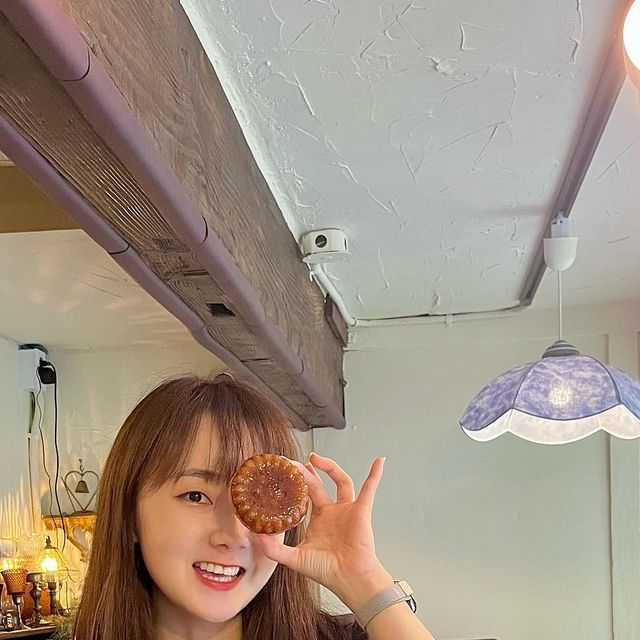 루아 • rua on Instagram: "나도 드디어 약과쿠키 먹었당🍪 ⠀ #광고 동인천, 차이나타운, 월미도에서 근접한 카페 [화풍난양 ] 우드 베이스에 아담하고 빈티지한 분위기를 느낄 수 있어요! 꼭
