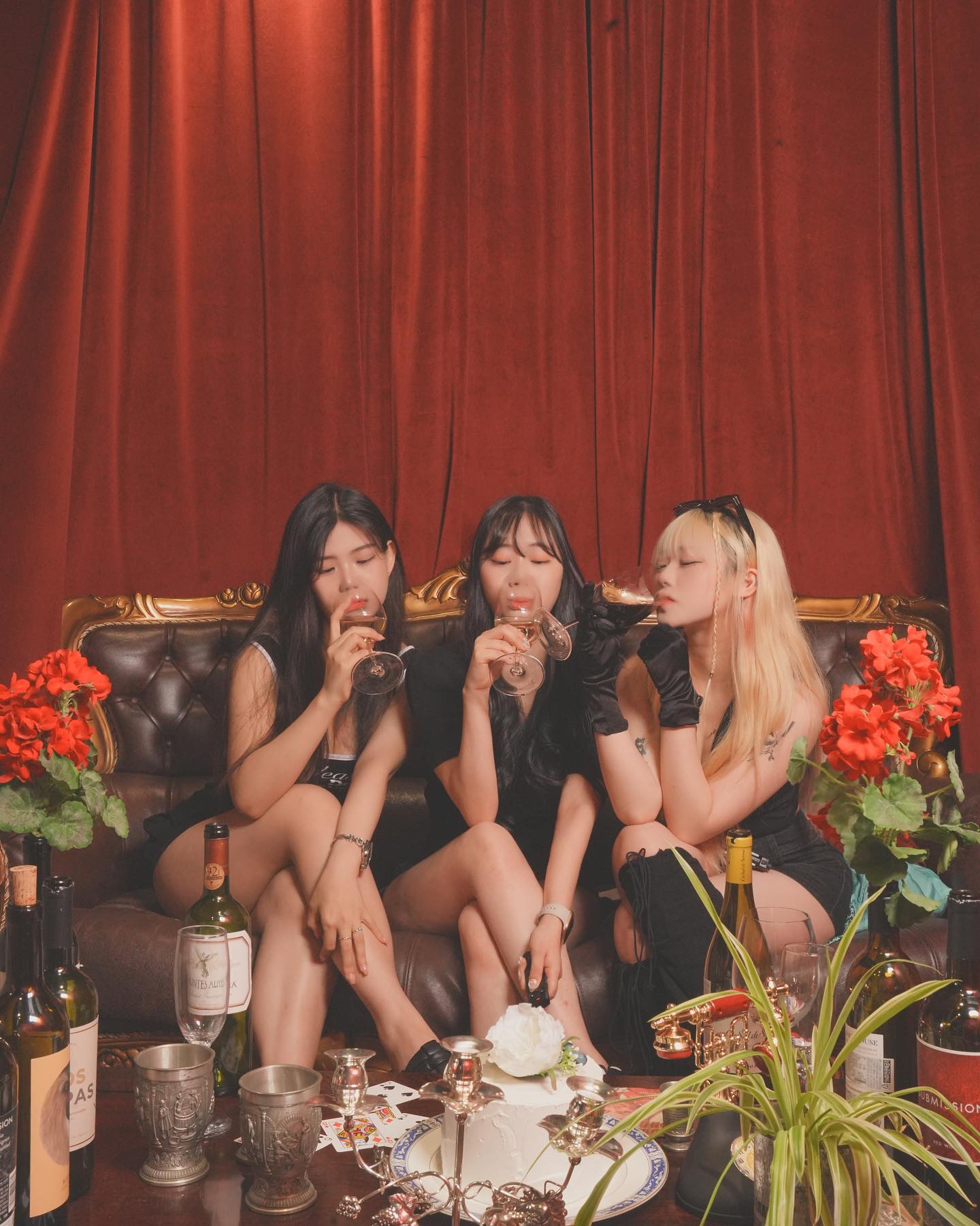 🍷
-
#신림 #신림역 #사진관 #셀프사진관 #포도주 #포도주사진관 #신림셀프사진관 #스튜디오 #일상스타그램 #소통 #일상 #좋아요반사 #셀스타그램 #좋아요그램 #selfie #daily #좋반 #대학생 #중국유학생 #협찬문의  #韩国人 #大学生の日常 #韓国人 #韩国留学生 #첫줄좋반 #좋아요그램 #いいね返し #いいねした人全員フォローする #いいね #いいね返します #いいねした人で気になった人フォロー