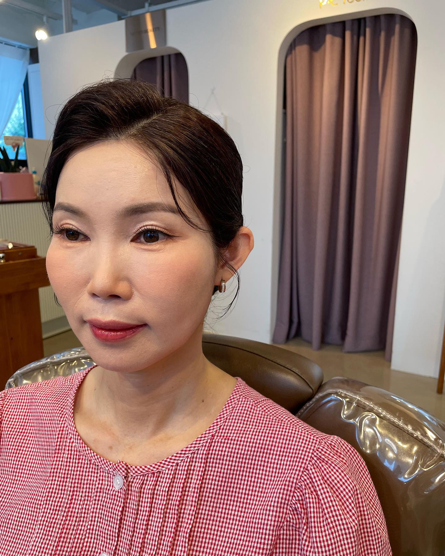 조카 결혼식 가신다구 
헤메 받으셨던 고객님
조카를 위해 직접 
축하공연두 하신다구 하시네요😄

#거제메이크업
#거제돌잔치메이크업 
#거제돌상