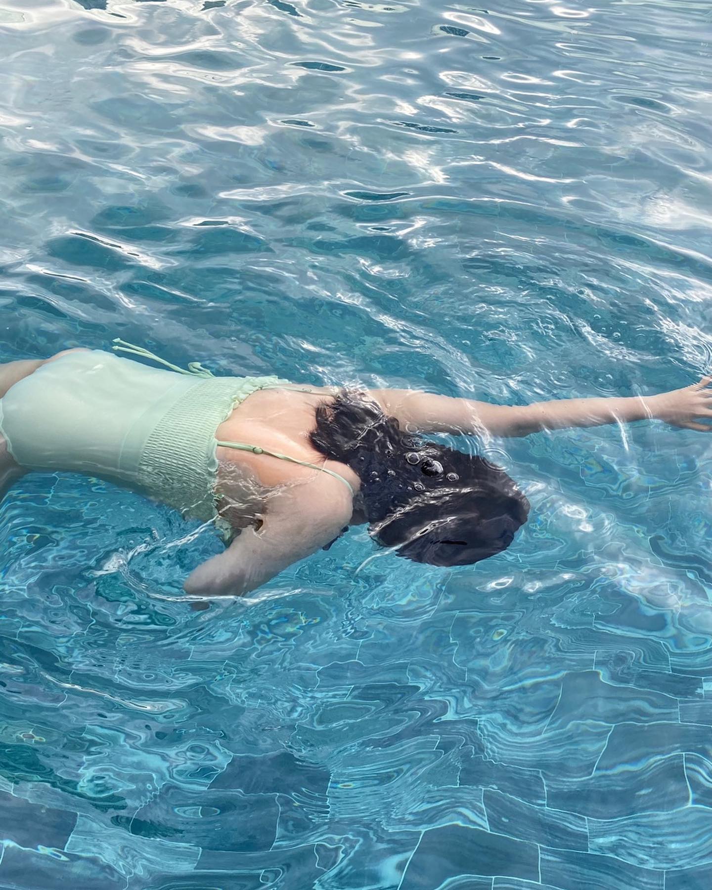 -
숨참고 love dive

 
이제는 수영하는척 말고 물개 할래🦭