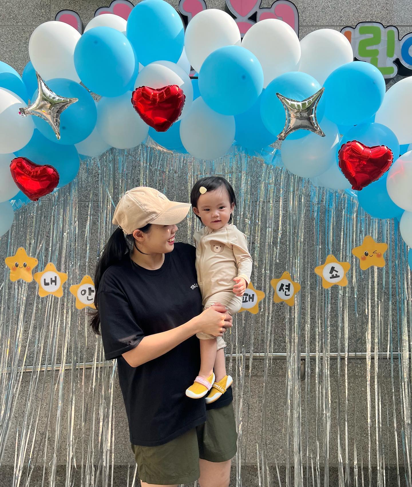 어린이집 물놀이💙🩵

처음으로 어린이집 보조도우미 신청해서 참여해본 날!

지아는 엄마가 근처에 있는지도 모르고 신나게 놀기만 했다,,,