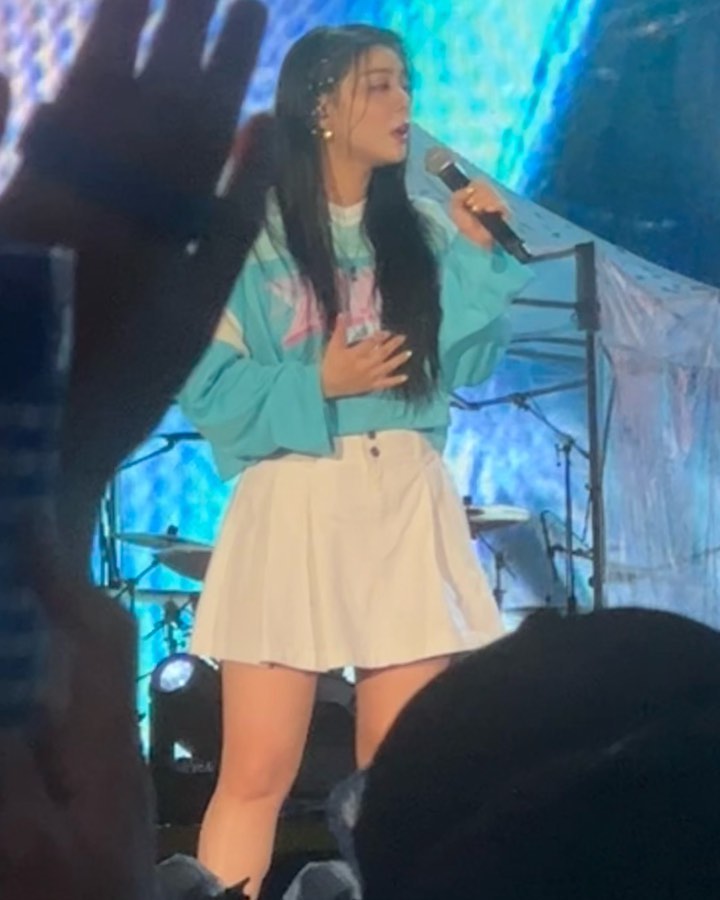진짜 역대급이였다 집에 가서 잘라고 했더니 종아리 경련올뻔해서 죽는줄 작년보다 이번 공연이 더 재밌었고 번보다 내년이 기대되는 이 흠뻑쇼...에일리누나는 이뻤고 귀호강했고 다듀행님들은 클라스 어디안간다...
.
.
.
.
.
.
.
.
.
.
.
.
.
.
.
.
.
.
.
.
.
.
.
.
.
.
#싸이흠뻑쇼2023 #summerswag2023
#230723 #투어7공 #수원2공 #영악한데우기는관객🫵🏻 #비온다 #벗어라 #보여줘 #한번더 #ㅋㅋㅇ #ㅅㅈ🤫 #에일리#다이나믹듀오 #다듀#싸이흠뻑쇼 #수원흠뻑쇼2023 #흠뻑쇼#데이트#완벽한공연#데이트#수원데이트#공연#수원#콘서트