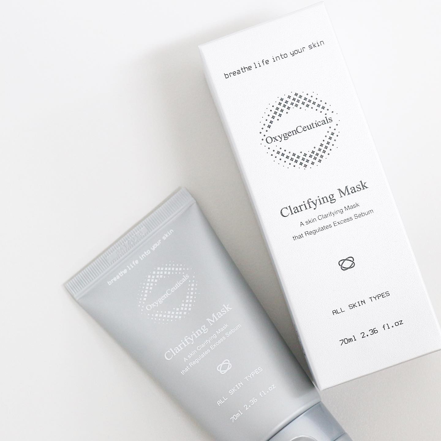 #제품제공
#옥시젠슈티컬스
oxygenceuticals.korea
-
#클래리파잉마스크
피지, 모공케어에 효과적인 워시오프팩
클래리 파잉 마스크 사용해봤어요!
카올린 성분이 함유되어 즉각적으로 피부에
미백효과를 주고, 각질, 노폐물 케어에
도움을 줍니당
-
살구씨오일, 하이드롤라이즈드콜라겐이
함유되어 모공 케어 및 탄력효과까지!
단독으로 사용해도 좋고,
앰플이나 겔을 믹스해서 사용해도 좋아요
집에 앰플을 다 써서.. 토너랑 믹스해서
사용했는데 피부 속까지 촉촉
특히 코 주변 블랙헤드 및 피지 케어에도 굿굿
씻으면서 얼굴에 팩 해주고 하면 시간 뚝딱!
-
부드러운 크림타입이라 자극 걱정없이
사용하실 수 있을 것 같습니다!
-
#15그램 #15그램뷰티 #15그래머
#병원화장품 #oxygenceuticals
#워시오프팩 #지성피부팩 #클래리파잉
#모공케어 #카올린 #마스크팩추천