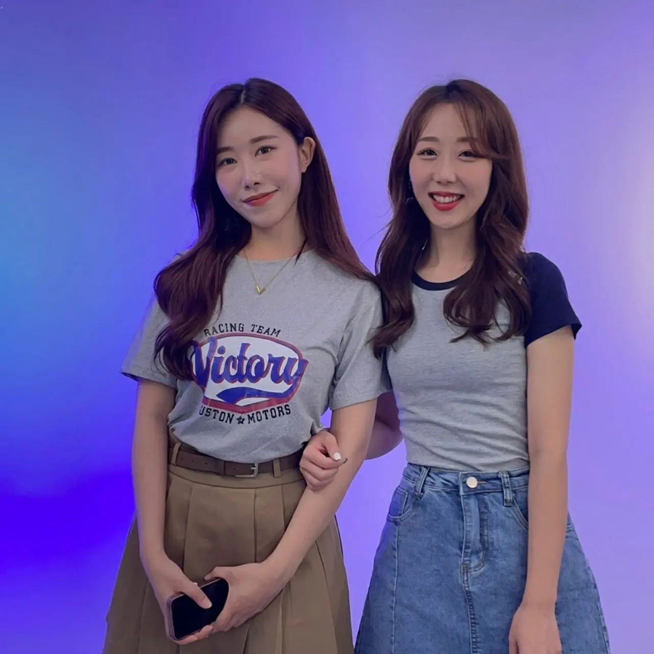 #알리익스프레스쇼호스트 #패션쇼호스트 

오늘은 이쁘고 화사한 태리님과
알리익스프레스 패션 방송 함께했습니다👗

6월 옷도 이뻤지만 7월 옷은 
진.짜. 퀄리티랑 가격이 미쳤어용!!🙊❣

쉬는 시간에 저도 몇 벌 구매했다는!!!
무려 180가지가 넘어서 고르는 재미가 있어요ㅎㅎ

이번 주는 매일 8시~10시 방송이니
바캉스 룩 필요하신 분들 꼭 놀러 오세용~!!

저는 8월에 또 찾아오겠습니다
그때는 미리 링크 공유할게요😘

#알리방송 #패션방송 #패션스타그램