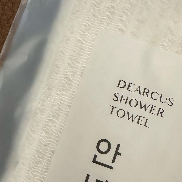 𝑇𝑖𝑛𝑦 𝑎𝑛𝑑 𝑐𝑢𝑡𝑒 𝑡𝑖𝑛𝑘𝑒𝑟𝑏𝑒𝑙𝑙 on Instagram: "#광고

디어커스 샤워타올!
샤워타올이 거기서 거기지 
샤워타올이 다 똑같지
하는사람 바 to the 보

디어커스 안녕한지 샤워타올은 이미 쿠팡에서 판매 1위 샤워타올!
한지섬유 농도를 조절해서 보들보들하게 사용하고 완벽하게 샤워할 수 있는 샤워타올!
한지섬유로 만들어져서 건조도 빠르고 향균성과 소취성도 좋아서 
이거이거 완전 1석3조 샤워타올이네 >0<!!

#ShowerTowel #Bathroomproducts #bathroom #bodytowel
#bodyscrubbertowel #bodyscrubtowel #Exfoliatingtowel
#kbeauty #koreatowel #koreascrubtowel #showerproduct
#dearcus #made_in_korea #샤워타올 #샤워타월 #안녕한지 #디어커스"