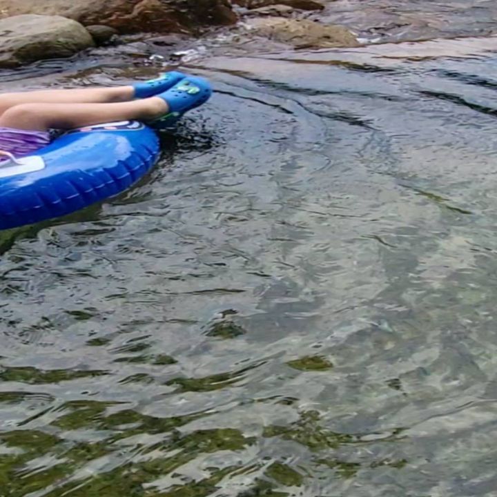 7.30-8.1 지리산 가족여행

3일동안 물만난 아드님ㅎㅎ
아침부터 저녁까지 물놀이 먹기 물놀이 먹기 무한 반복하고 돌아왔어요🤣

언제 이리 커서
물 무서워하는 엄마 튜브 태워서 끌고다녀주고ㅠㅠ
아드님덕분에 엄마도 같이 물놀이😊❤

#지리산 #산청 #계곡 #휴가 #물놀이
